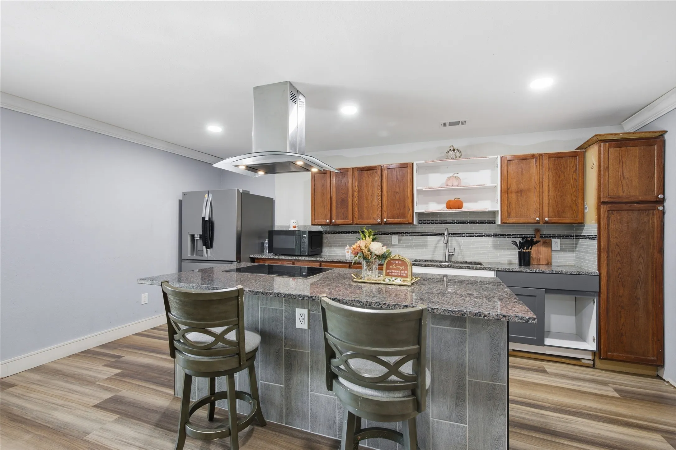Single Family Residence For Sale in Denton County , 3156 Abbey Road, Carrollton, Texas 75007, 4 Bedroom, 2 Bathroom, Garage spaces, 1,456 Sqft, built in 1973, mls#21362896, Real Estate Agent in Carrollton, Homes For Sale in Denton county, Homes For Sale in Carrollton, Realtor in Carrollton Texas, Real Estate Brokerage Independent Realty Texas, Luminita Cordes Realtor