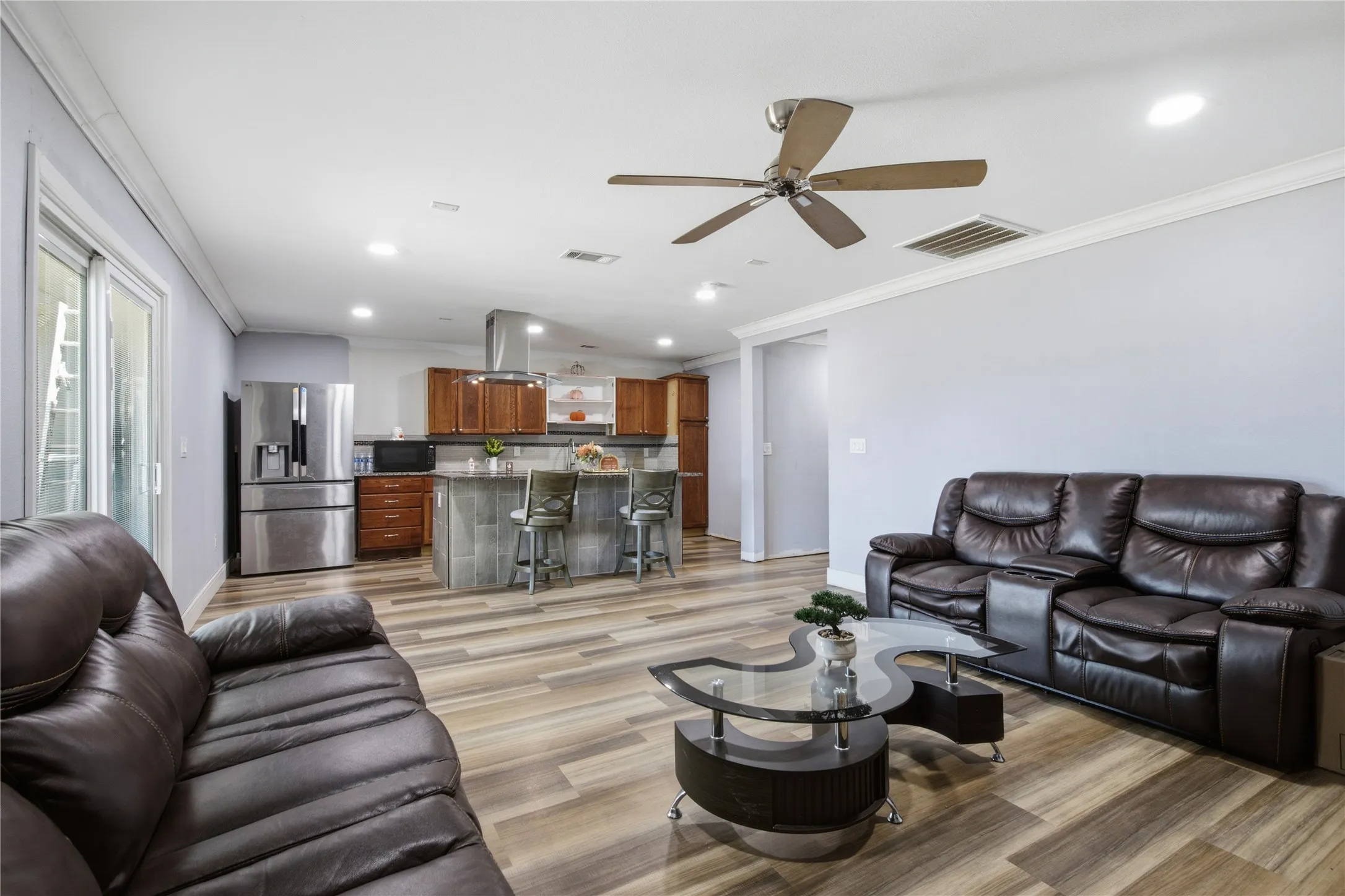 Single Family Residence For Sale in Denton County , 3156 Abbey Road, Carrollton, Texas 75007, 4 Bedroom, 2 Bathroom, Garage spaces, 1,456 Sqft, built in 1973, mls#21362896, Real Estate Agent in Carrollton, Homes For Sale in Denton county, Homes For Sale in Carrollton, Realtor in Carrollton Texas, Real Estate Brokerage Independent Realty Texas, Luminita Cordes Realtor