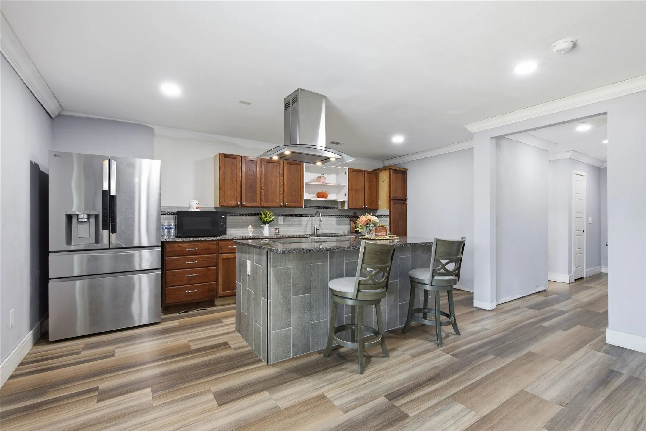 Single Family Residence For Sale in Denton County , 3156 Abbey Road, Carrollton, Texas 75007, 4 Bedroom, 2 Bathroom, Garage spaces, 1,456 Sqft, built in 1973, mls#21362896, Real Estate Agent in Carrollton, Homes For Sale in Denton county, Homes For Sale in Carrollton, Realtor in Carrollton Texas, Real Estate Brokerage Independent Realty Texas, Luminita Cordes Realtor