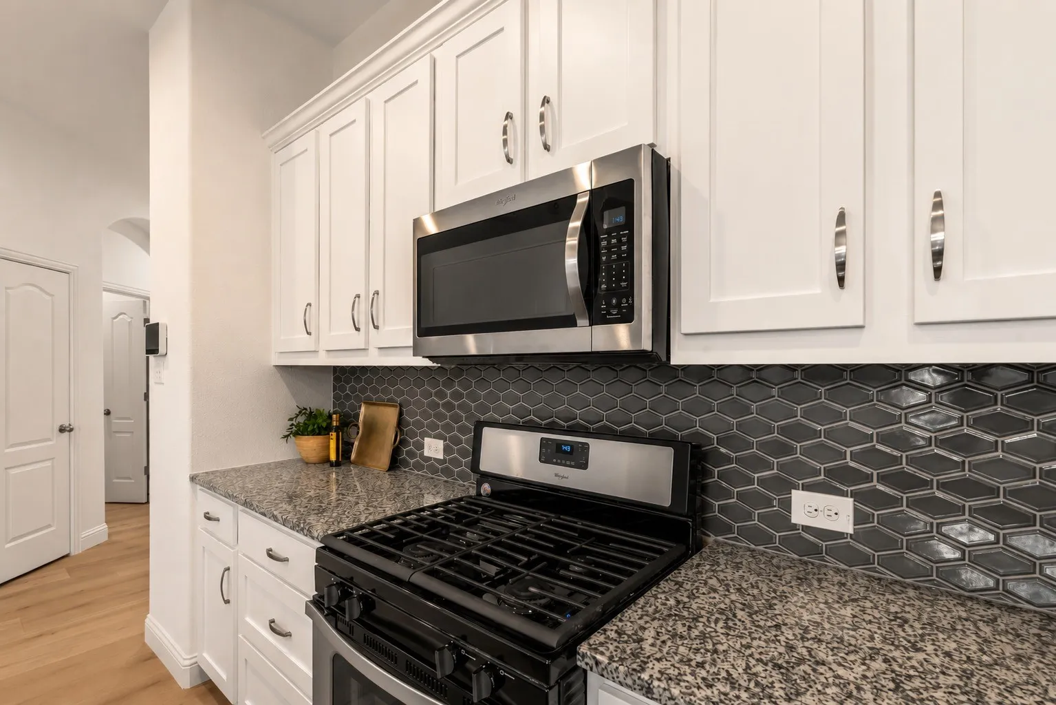 Single Family Residence For Sale in Collin County , 1204 Caney Creek Lane, Mc Kinney, Texas 75071, 4 Bedroom, 4 Bathroom, 2 Garage spaces, 2,628 Sqft, built in 2016, Price $489,000, mls#21361760, Real Estate Agent in Mc Kinney, Homes For Sale in Collin county, Homes For Sale in Mc Kinney, Realtor in Mc Kinney Texas, Real Estate Brokerage Independent Realty Texas, Luminita Cordes Realtor