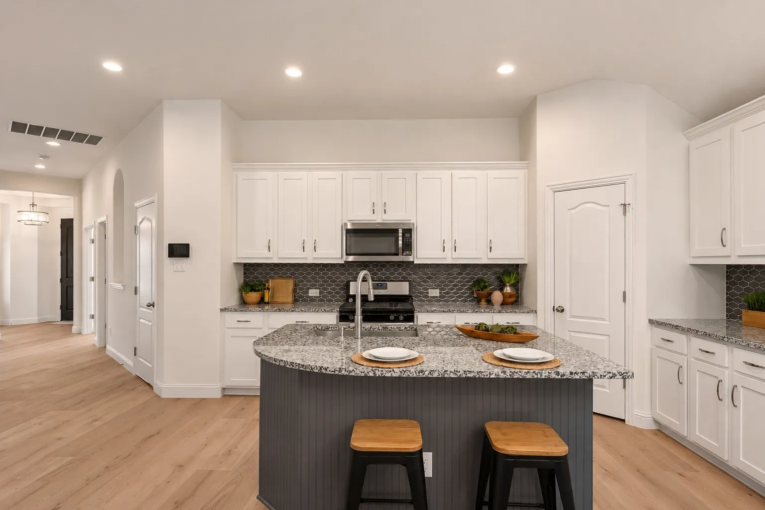 Single Family Residence For Sale in Collin County , 1204 Caney Creek Lane, Mc Kinney, Texas 75071, 4 Bedroom, 4 Bathroom, 2 Garage spaces, 2,628 Sqft, built in 2016, Price $489,000, mls#21361760, Real Estate Agent in Mc Kinney, Homes For Sale in Collin county, Homes For Sale in Mc Kinney, Realtor in Mc Kinney Texas, Real Estate Brokerage Independent Realty Texas, Luminita Cordes Realtor
