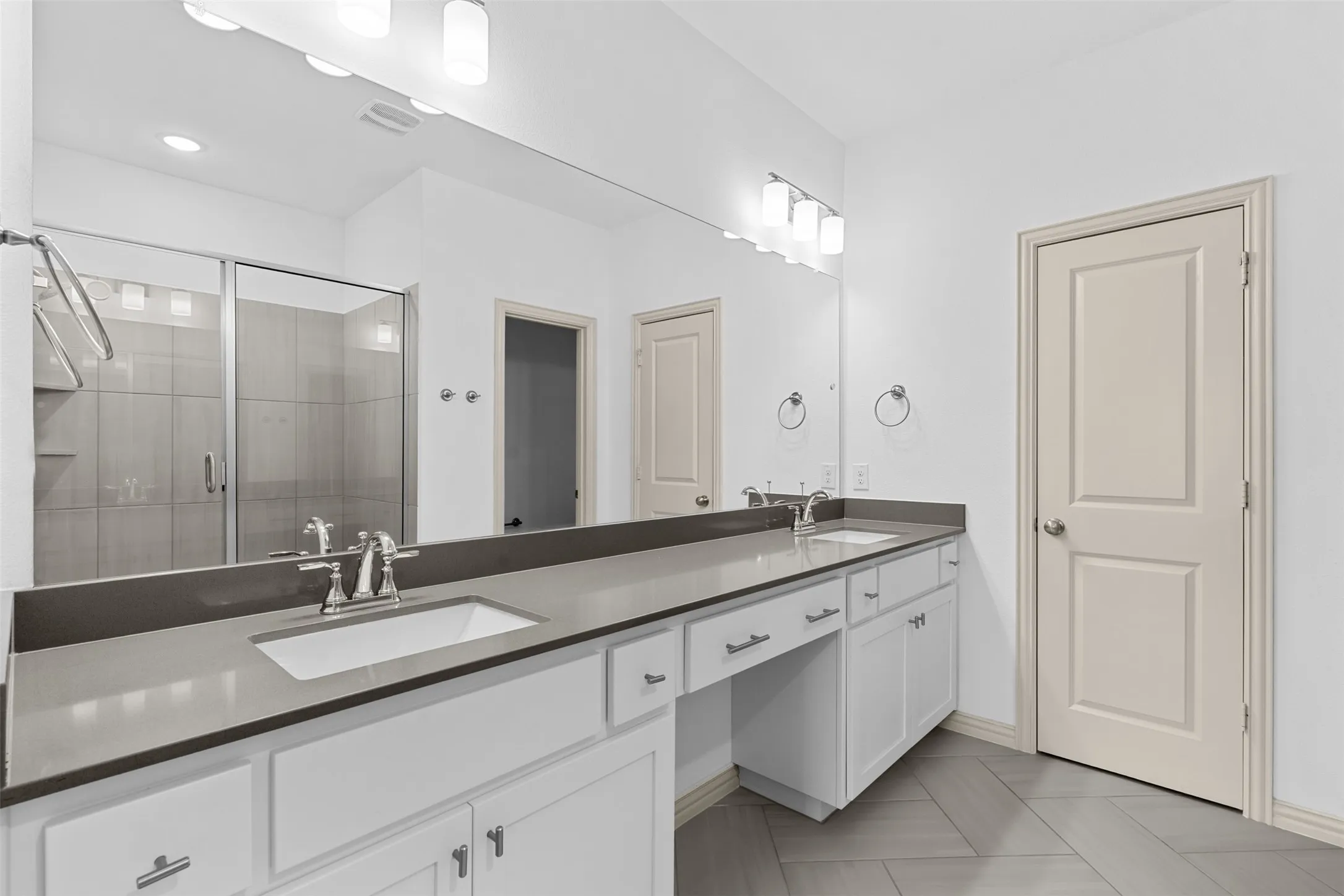 Townhouse For Sale in Collin County , 6140 Silverado Trail, Mc Kinney, Texas 75070, 2 Bedroom, 3 Bathroom, 2 Garage spaces, 1,529 Sqft, built in 2020, mls#21361727, Real Estate Agent in Mc Kinney, Homes For Sale in Collin county, Homes For Sale in Mc Kinney, Realtor in Mc Kinney Texas, Real Estate Brokerage Independent Realty Texas, Luminita Cordes Realtor