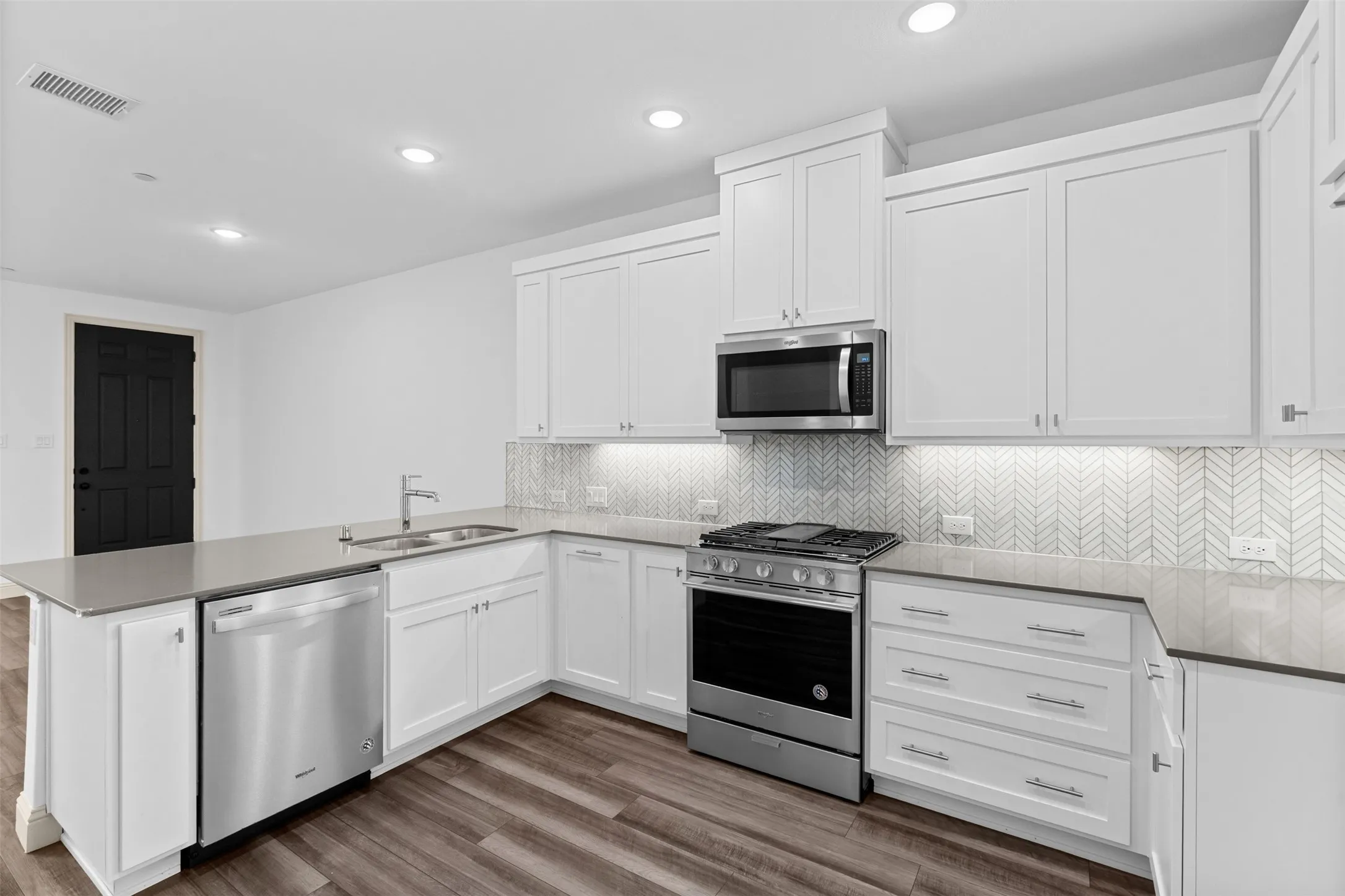 Townhouse For Sale in Collin County , 6140 Silverado Trail, Mc Kinney, Texas 75070, 2 Bedroom, 3 Bathroom, 2 Garage spaces, 1,529 Sqft, built in 2020, mls#21361727, Real Estate Agent in Mc Kinney, Homes For Sale in Collin county, Homes For Sale in Mc Kinney, Realtor in Mc Kinney Texas, Real Estate Brokerage Independent Realty Texas, Luminita Cordes Realtor