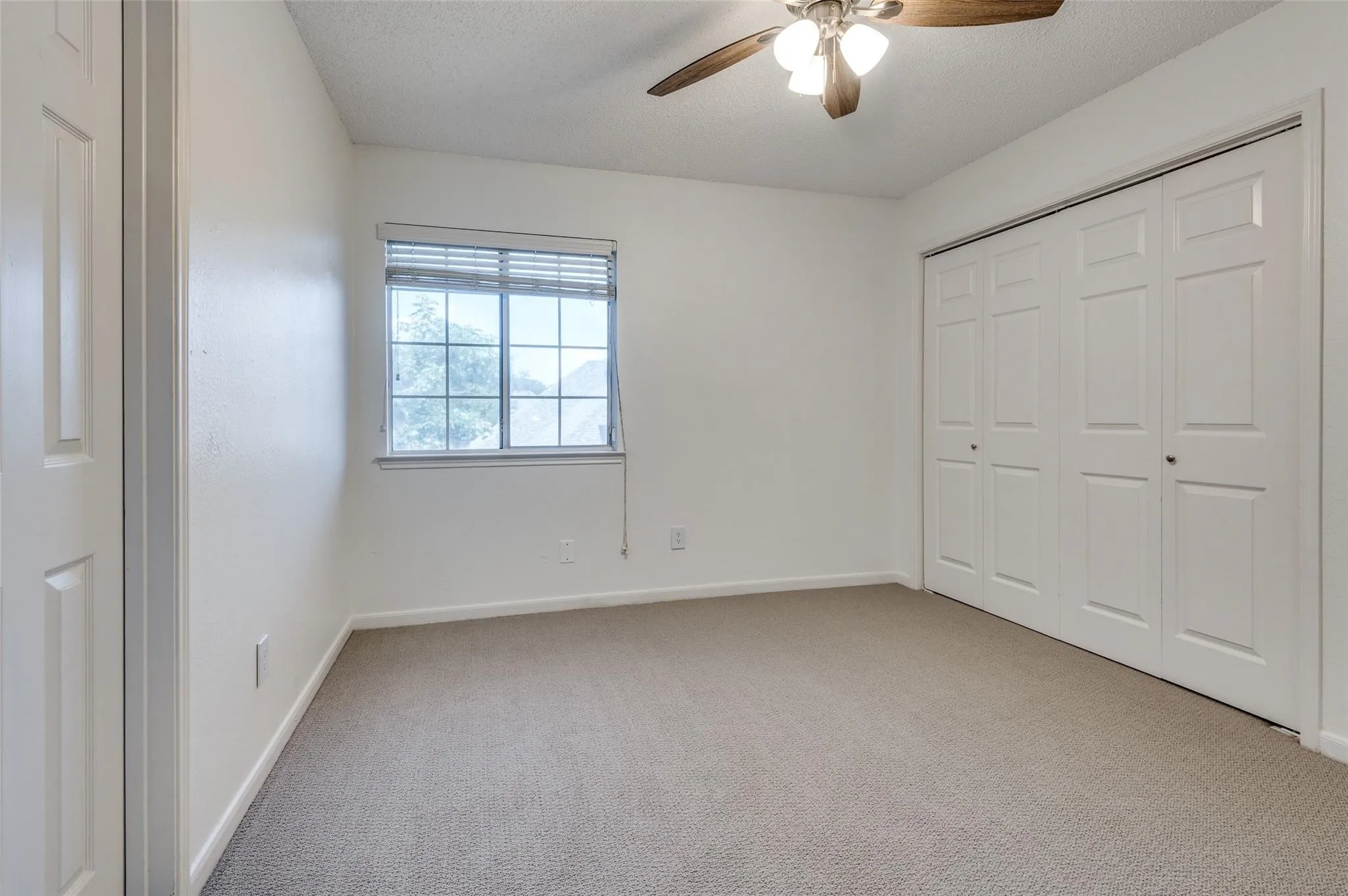 Single Family Residence For Rent in Dallas County , 562 Mercer Street, Grand Prairie, Texas 75052, 4 Bedroom, 3 Bathroom, 2 Garage spaces, 2,324 Sqft, built in 1986, mls#21362807, Real Estate Agent in Grand Prairie, Homes For Rent in Dallas county, Homes For Rent in Grand Prairie, Realtor in Grand Prairie Texas, Real Estate Brokerage Independent Realty Texas, Luminita Cordes Realtor