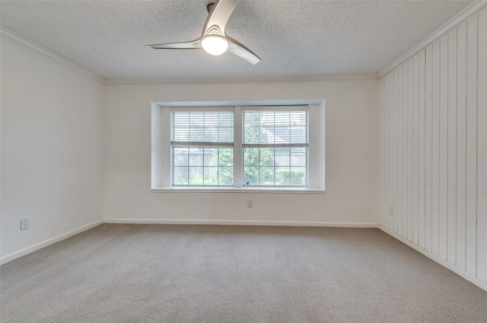 Single Family Residence For Rent in Dallas County , 562 Mercer Street, Grand Prairie, Texas 75052, 4 Bedroom, 3 Bathroom, 2 Garage spaces, 2,324 Sqft, built in 1986, mls#21362807, Real Estate Agent in Grand Prairie, Homes For Rent in Dallas county, Homes For Rent in Grand Prairie, Realtor in Grand Prairie Texas, Real Estate Brokerage Independent Realty Texas, Luminita Cordes Realtor