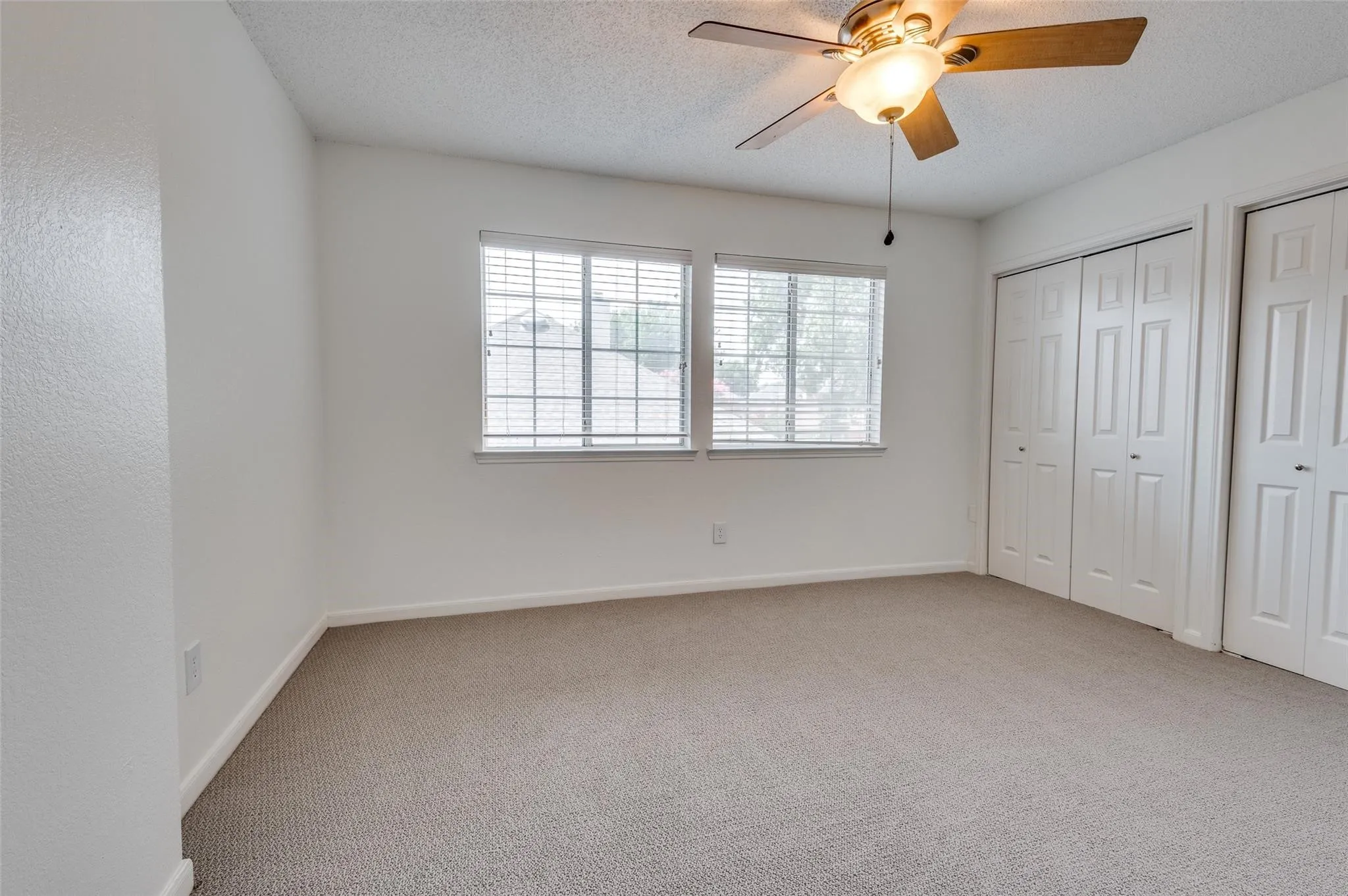 Single Family Residence For Rent in Dallas County , 562 Mercer Street, Grand Prairie, Texas 75052, 4 Bedroom, 3 Bathroom, 2 Garage spaces, 2,324 Sqft, built in 1986, mls#21362807, Real Estate Agent in Grand Prairie, Homes For Rent in Dallas county, Homes For Rent in Grand Prairie, Realtor in Grand Prairie Texas, Real Estate Brokerage Independent Realty Texas, Luminita Cordes Realtor