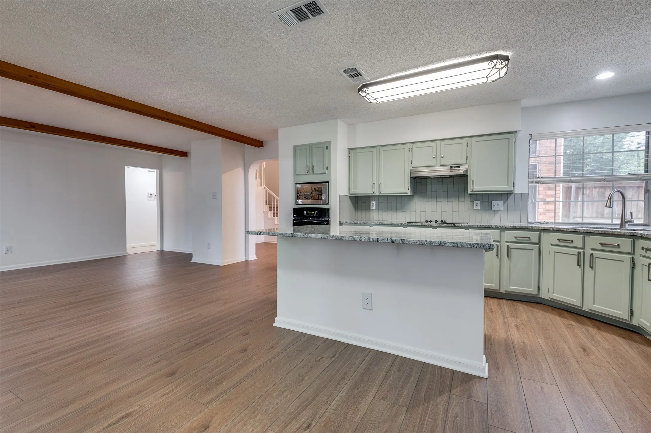Single Family Residence For Rent in Dallas County , 562 Mercer Street, Grand Prairie, Texas 75052, 4 Bedroom, 3 Bathroom, 2 Garage spaces, 2,324 Sqft, built in 1986, mls#21362807, Real Estate Agent in Grand Prairie, Homes For Rent in Dallas county, Homes For Rent in Grand Prairie, Realtor in Grand Prairie Texas, Real Estate Brokerage Independent Realty Texas, Luminita Cordes Realtor