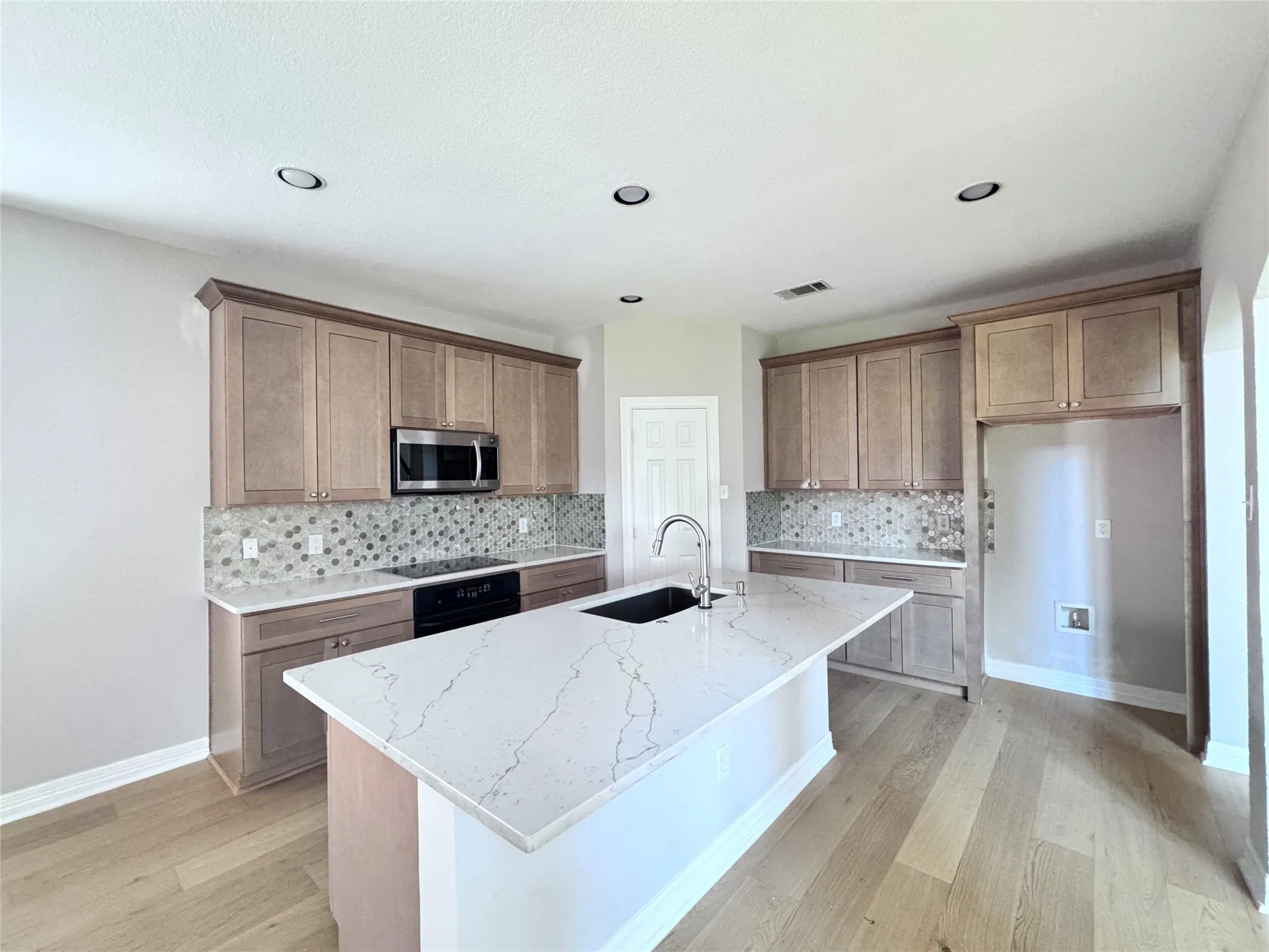 Single Family Residence For Rent in Collin County , 6504 Diamond Drive, Mc Kinney, Texas 75070, 4 Bedroom, 4 Bathroom, 2 Garage spaces, 3,505 Sqft, built in 2003, mls#21362820, Real Estate Agent in Mc Kinney, Homes For Rent in Collin county, Homes For Rent in Mc Kinney, Realtor in Mc Kinney Texas, Real Estate Brokerage Independent Realty Texas, Luminita Cordes Realtor