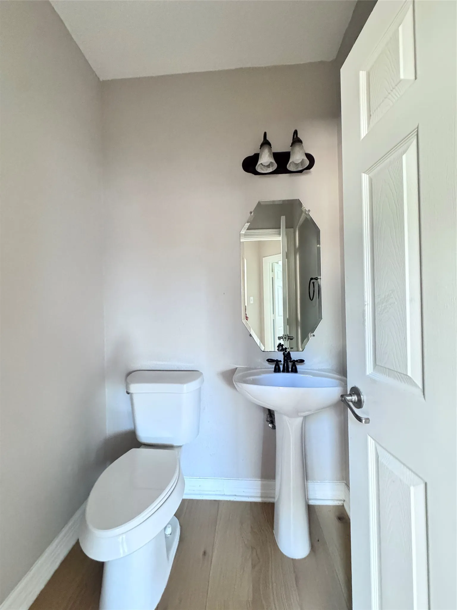 Single Family Residence For Rent in Collin County , 6504 Diamond Drive, Mc Kinney, Texas 75070, 4 Bedroom, 4 Bathroom, 2 Garage spaces, 3,505 Sqft, built in 2003, mls#21362820, Real Estate Agent in Mc Kinney, Homes For Rent in Collin county, Homes For Rent in Mc Kinney, Realtor in Mc Kinney Texas, Real Estate Brokerage Independent Realty Texas, Luminita Cordes Realtor
