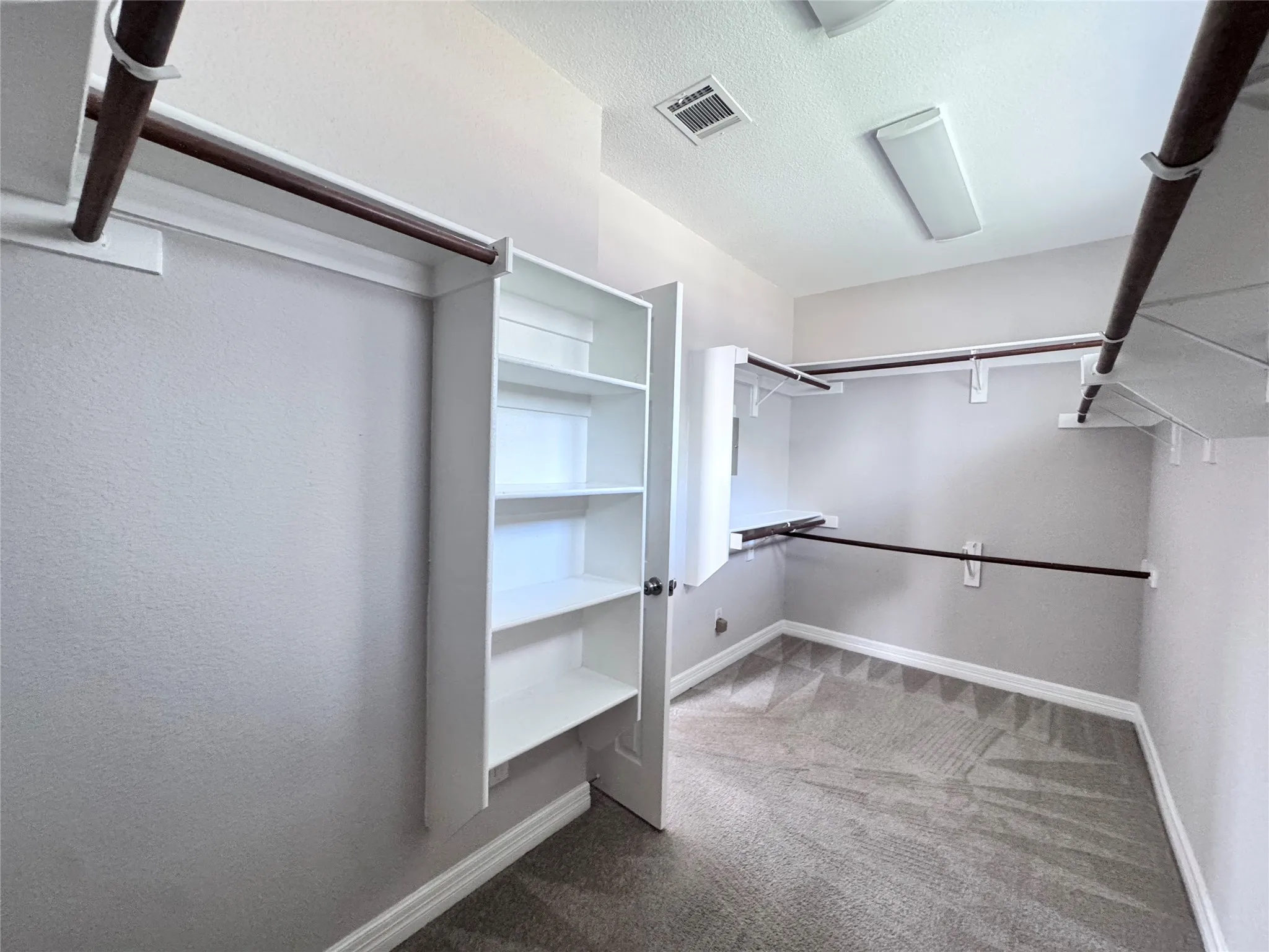 Single Family Residence For Rent in Collin County , 6504 Diamond Drive, Mc Kinney, Texas 75070, 4 Bedroom, 4 Bathroom, 2 Garage spaces, 3,505 Sqft, built in 2003, mls#21362820, Real Estate Agent in Mc Kinney, Homes For Rent in Collin county, Homes For Rent in Mc Kinney, Realtor in Mc Kinney Texas, Real Estate Brokerage Independent Realty Texas, Luminita Cordes Realtor