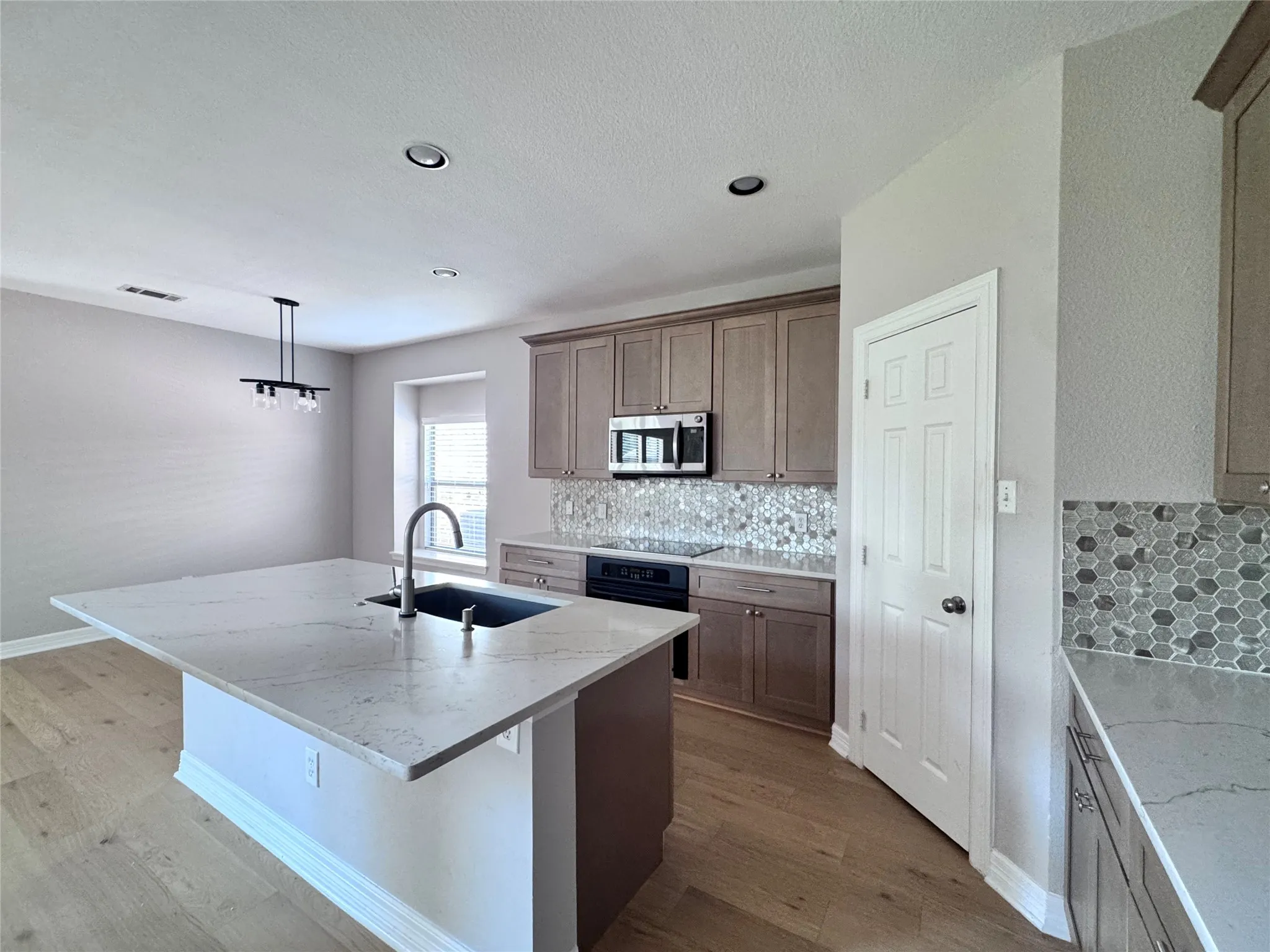 Single Family Residence For Rent in Collin County , 6504 Diamond Drive, Mc Kinney, Texas 75070, 4 Bedroom, 4 Bathroom, 2 Garage spaces, 3,505 Sqft, built in 2003, mls#21362820, Real Estate Agent in Mc Kinney, Homes For Rent in Collin county, Homes For Rent in Mc Kinney, Realtor in Mc Kinney Texas, Real Estate Brokerage Independent Realty Texas, Luminita Cordes Realtor