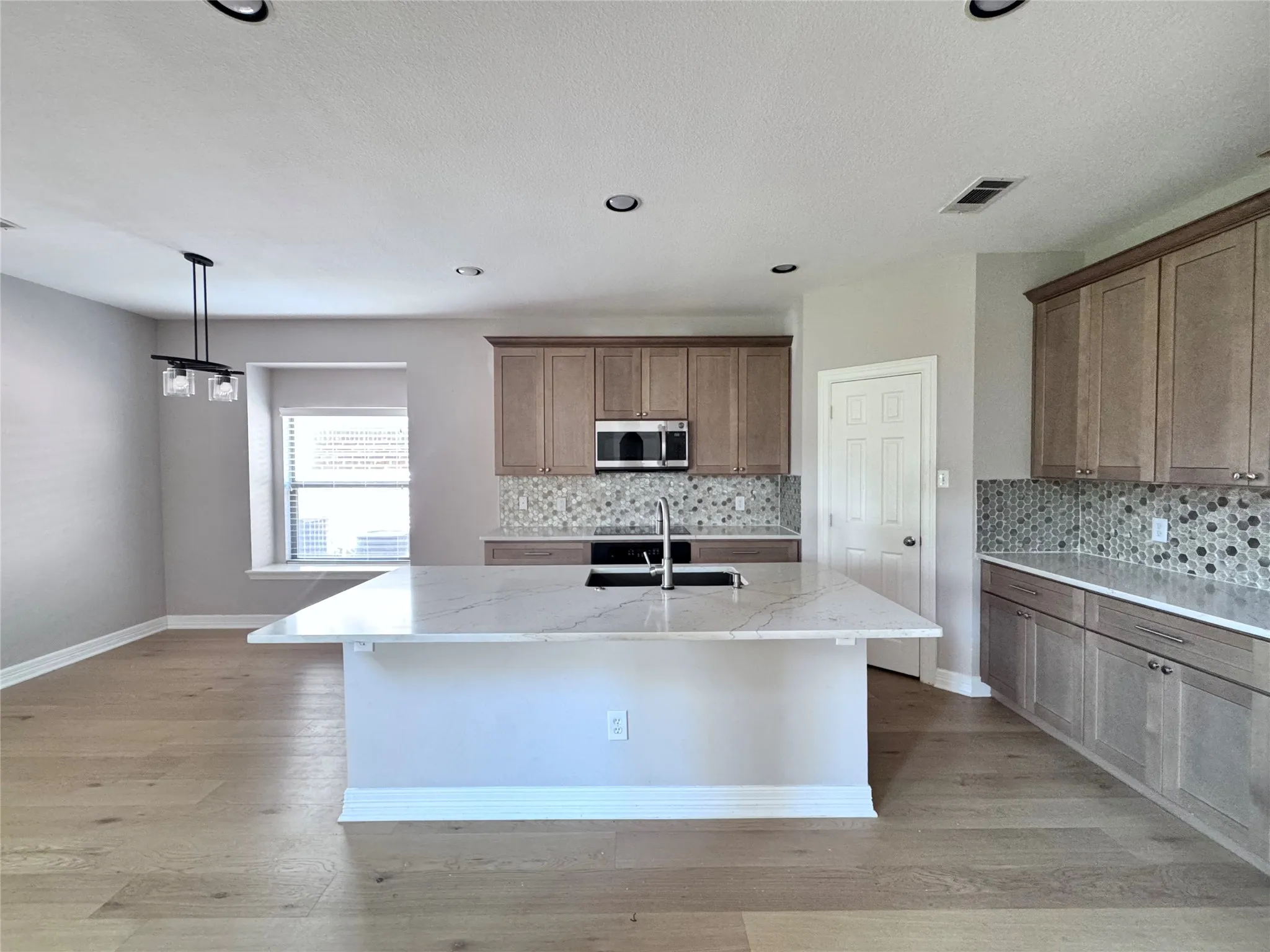 Single Family Residence For Rent in Collin County , 6504 Diamond Drive, Mc Kinney, Texas 75070, 4 Bedroom, 4 Bathroom, 2 Garage spaces, 3,505 Sqft, built in 2003, mls#21362820, Real Estate Agent in Mc Kinney, Homes For Rent in Collin county, Homes For Rent in Mc Kinney, Realtor in Mc Kinney Texas, Real Estate Brokerage Independent Realty Texas, Luminita Cordes Realtor