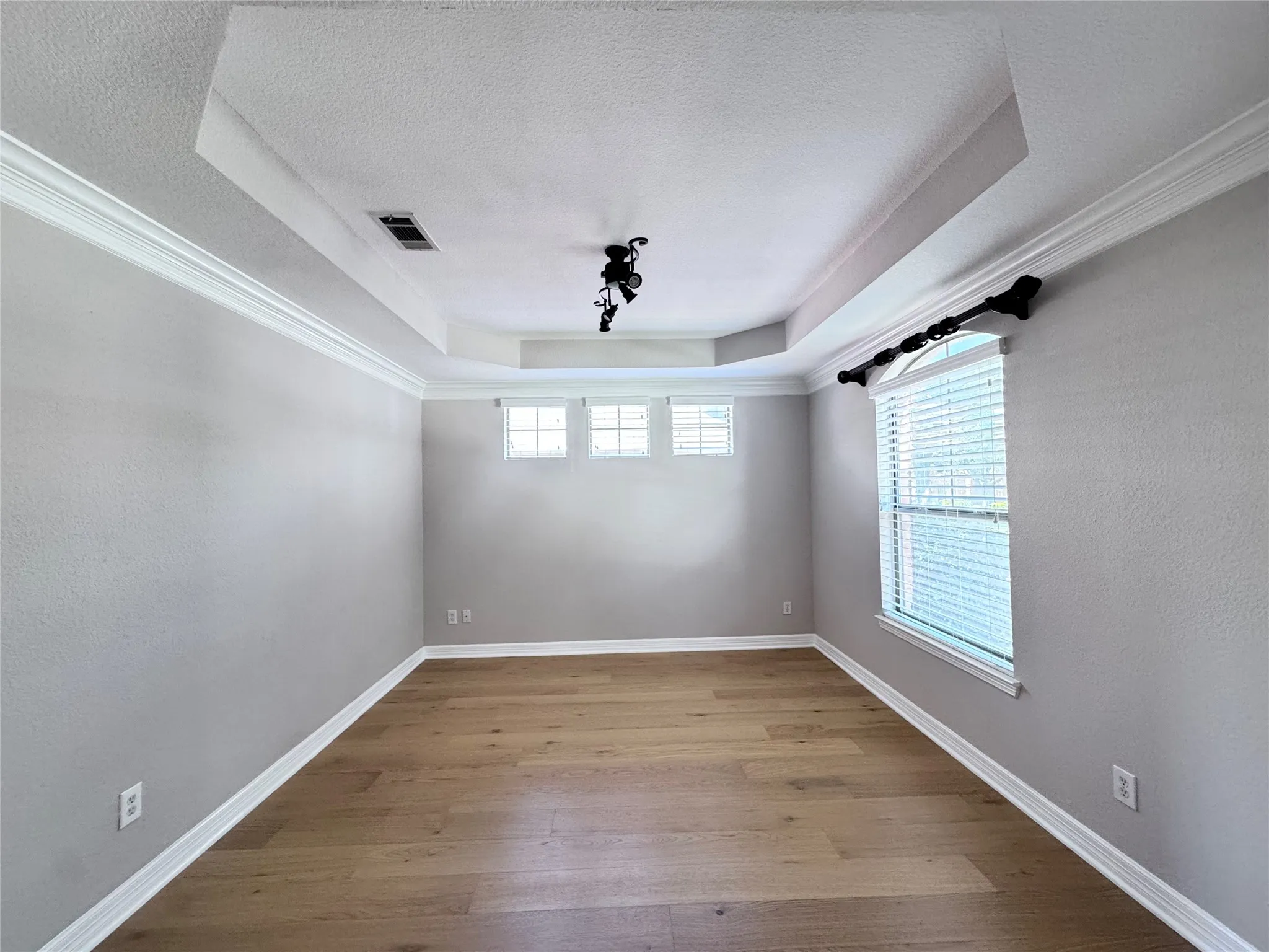 Single Family Residence For Rent in Collin County , 6504 Diamond Drive, Mc Kinney, Texas 75070, 4 Bedroom, 4 Bathroom, 2 Garage spaces, 3,505 Sqft, built in 2003, mls#21362820, Real Estate Agent in Mc Kinney, Homes For Rent in Collin county, Homes For Rent in Mc Kinney, Realtor in Mc Kinney Texas, Real Estate Brokerage Independent Realty Texas, Luminita Cordes Realtor