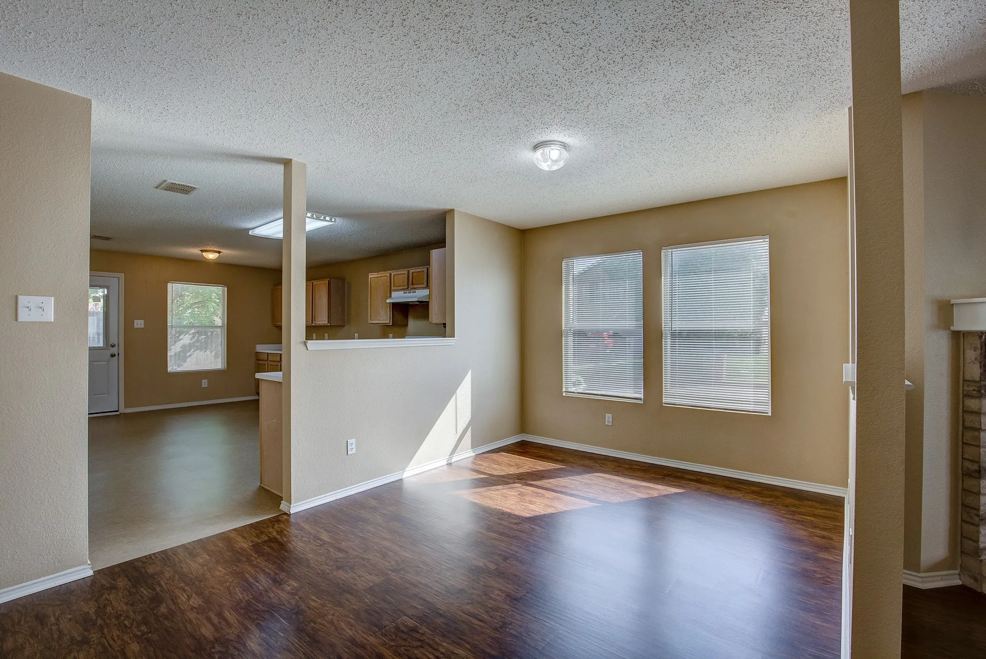 Single Family Residence For Rent in Tarrant County , 5433 Scotts Valley Street, Fort Worth, Texas 76244, 3 Bedroom, 2 Bathroom, 2 Garage spaces, 1,868 Sqft, built in 2003, mls#21362919, Real Estate Agent in Fort Worth, Homes For Rent in Tarrant county, Homes For Rent in Fort Worth, Realtor in Fort Worth Texas, Real Estate Brokerage Independent Realty Texas, Luminita Cordes Realtor