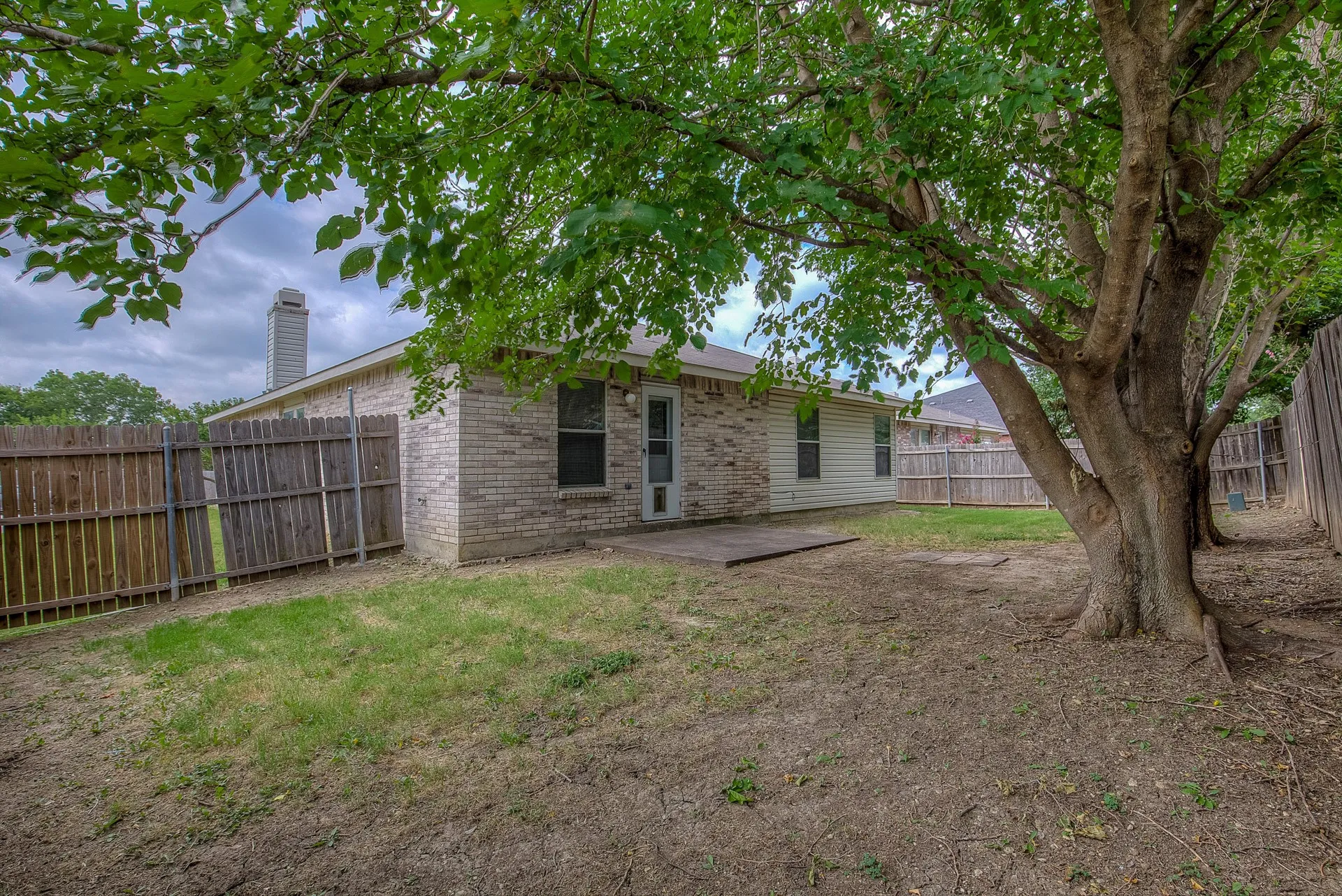 Single Family Residence For Rent in Tarrant County , 5433 Scotts Valley Street, Fort Worth, Texas 76244, 3 Bedroom, 2 Bathroom, 2 Garage spaces, 1,868 Sqft, built in 2003, mls#21362919, Real Estate Agent in Fort Worth, Homes For Rent in Tarrant county, Homes For Rent in Fort Worth, Realtor in Fort Worth Texas, Real Estate Brokerage Independent Realty Texas, Luminita Cordes Realtor