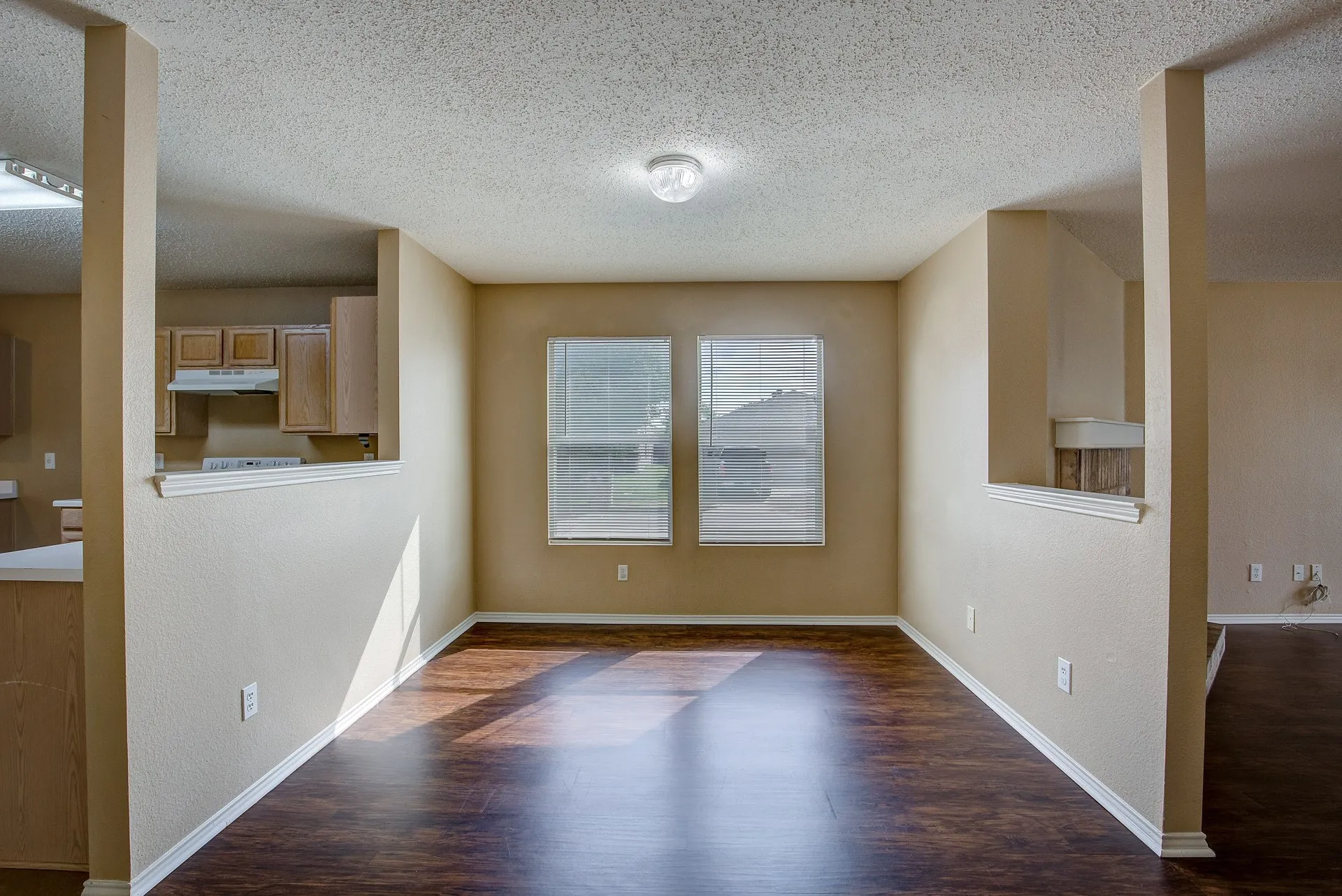 Single Family Residence For Rent in Tarrant County , 5433 Scotts Valley Street, Fort Worth, Texas 76244, 3 Bedroom, 2 Bathroom, 2 Garage spaces, 1,868 Sqft, built in 2003, mls#21362919, Real Estate Agent in Fort Worth, Homes For Rent in Tarrant county, Homes For Rent in Fort Worth, Realtor in Fort Worth Texas, Real Estate Brokerage Independent Realty Texas, Luminita Cordes Realtor