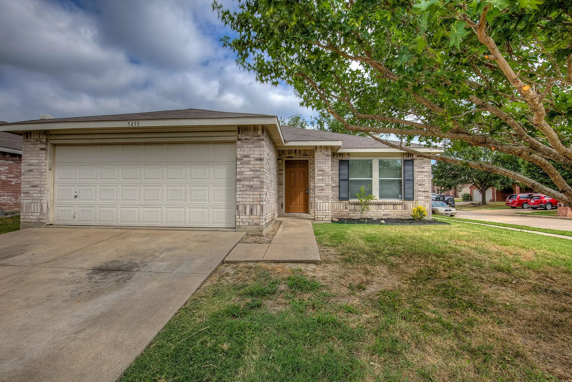 Single Family Residence For Rent in Tarrant County , 5433 Scotts Valley Street, Fort Worth, Texas 76244, 3 Bedroom, 2 Bathroom, 2 Garage spaces, 1,868 Sqft, built in 2003, mls#21362919, Real Estate Agent in Fort Worth, Homes For Rent in Tarrant county, Homes For Rent in Fort Worth, Realtor in Fort Worth Texas, Real Estate Brokerage Independent Realty Texas, Luminita Cordes Realtor