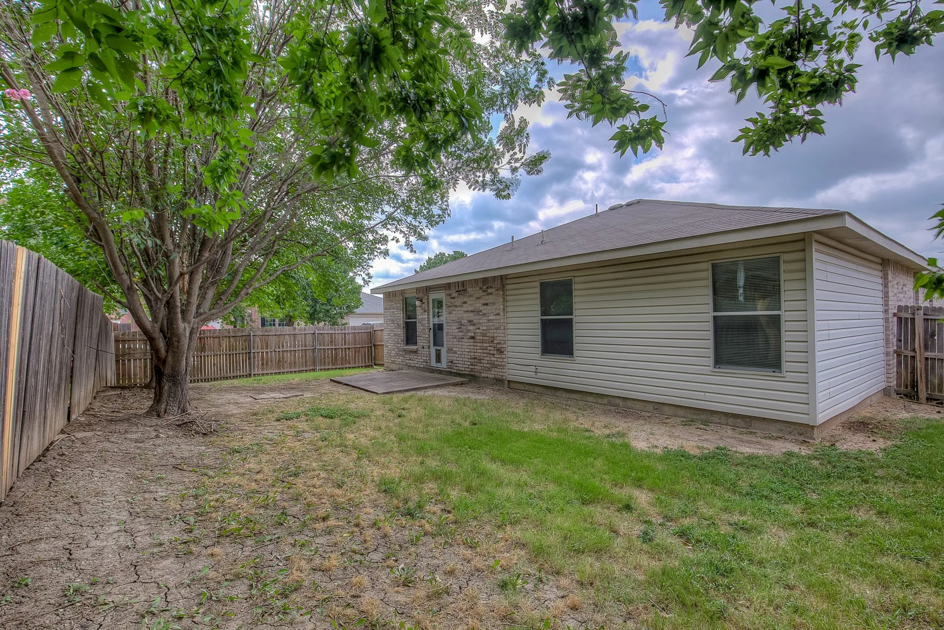 Single Family Residence For Rent in Tarrant County , 5433 Scotts Valley Street, Fort Worth, Texas 76244, 3 Bedroom, 2 Bathroom, 2 Garage spaces, 1,868 Sqft, built in 2003, mls#21362919, Real Estate Agent in Fort Worth, Homes For Rent in Tarrant county, Homes For Rent in Fort Worth, Realtor in Fort Worth Texas, Real Estate Brokerage Independent Realty Texas, Luminita Cordes Realtor