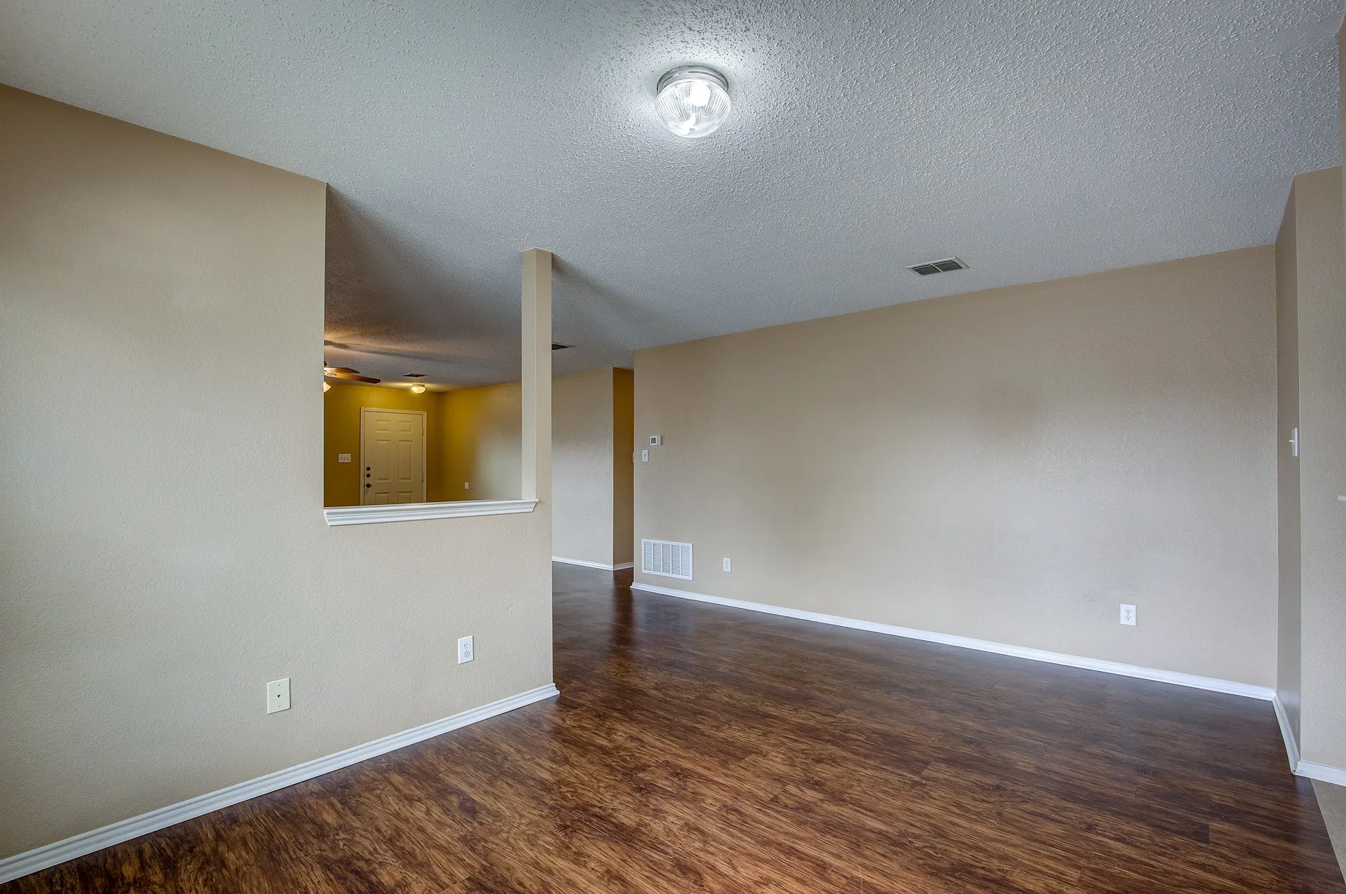 Single Family Residence For Rent in Tarrant County , 5433 Scotts Valley Street, Fort Worth, Texas 76244, 3 Bedroom, 2 Bathroom, 2 Garage spaces, 1,868 Sqft, built in 2003, mls#21362919, Real Estate Agent in Fort Worth, Homes For Rent in Tarrant county, Homes For Rent in Fort Worth, Realtor in Fort Worth Texas, Real Estate Brokerage Independent Realty Texas, Luminita Cordes Realtor