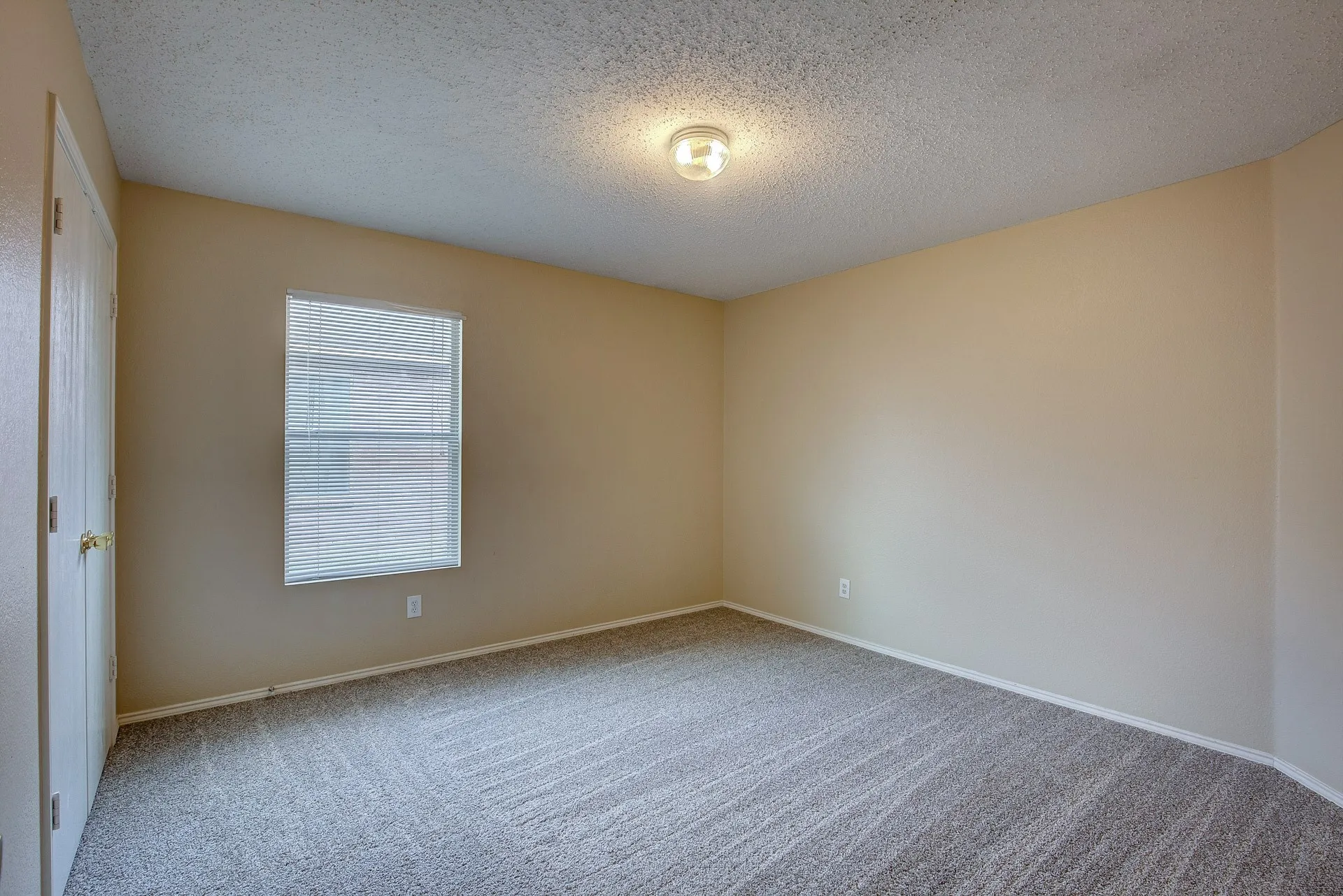 Single Family Residence For Rent in Tarrant County , 5433 Scotts Valley Street, Fort Worth, Texas 76244, 3 Bedroom, 2 Bathroom, 2 Garage spaces, 1,868 Sqft, built in 2003, mls#21362919, Real Estate Agent in Fort Worth, Homes For Rent in Tarrant county, Homes For Rent in Fort Worth, Realtor in Fort Worth Texas, Real Estate Brokerage Independent Realty Texas, Luminita Cordes Realtor