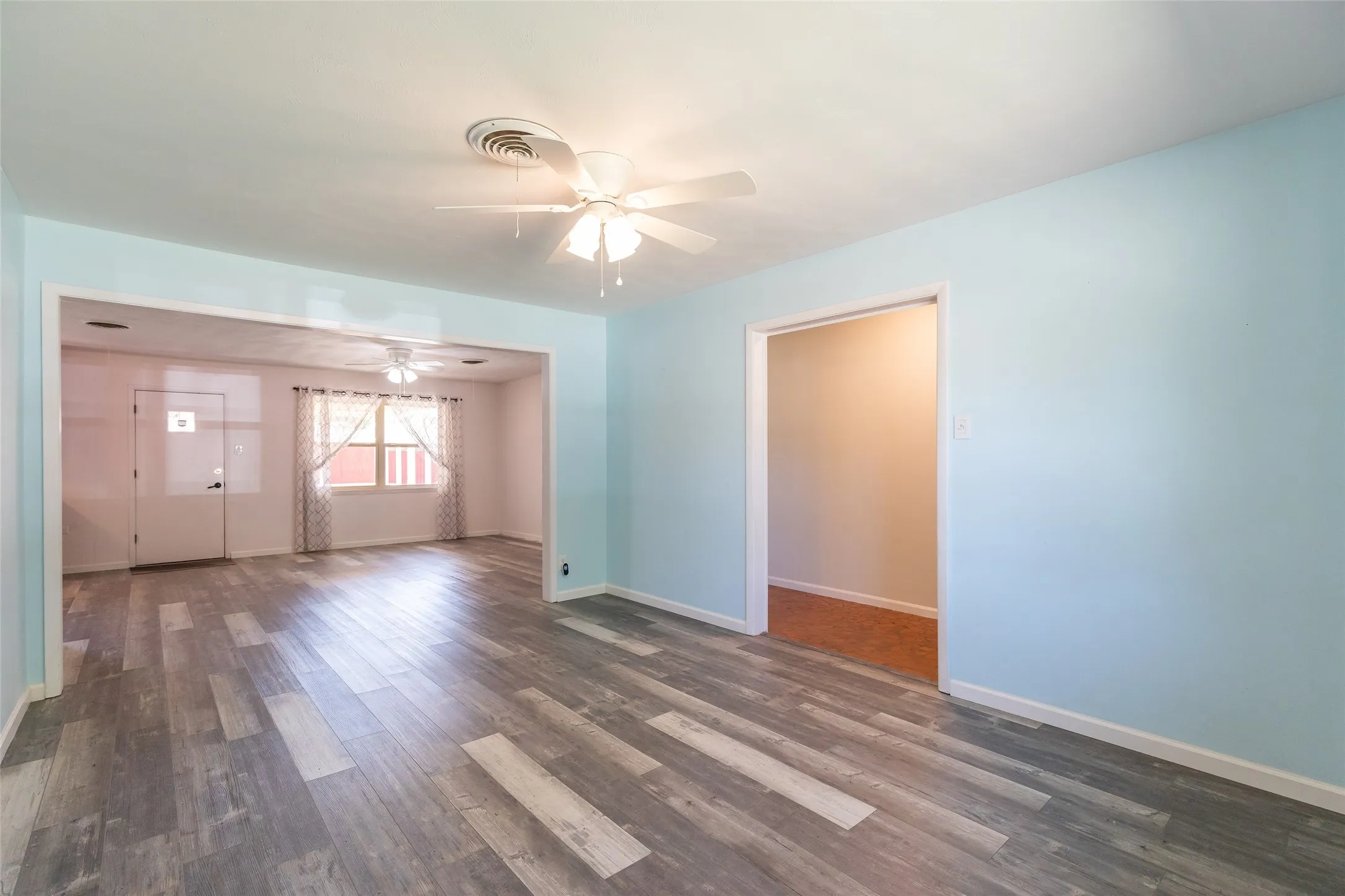Single Family Residence For Sale in Taylor County , 1637 Glendale Drive, Abilene, Texas 79603, 3 Bedroom, 2 Bathroom, 2 Garage spaces, 1,692 Sqft, built in 1961, mls#21362392, Real Estate Agent in Abilene, Homes For Sale in Taylor county, Homes For Sale in Abilene, Realtor in Abilene Texas, Real Estate Brokerage Independent Realty Texas, Luminita Cordes Realtor
