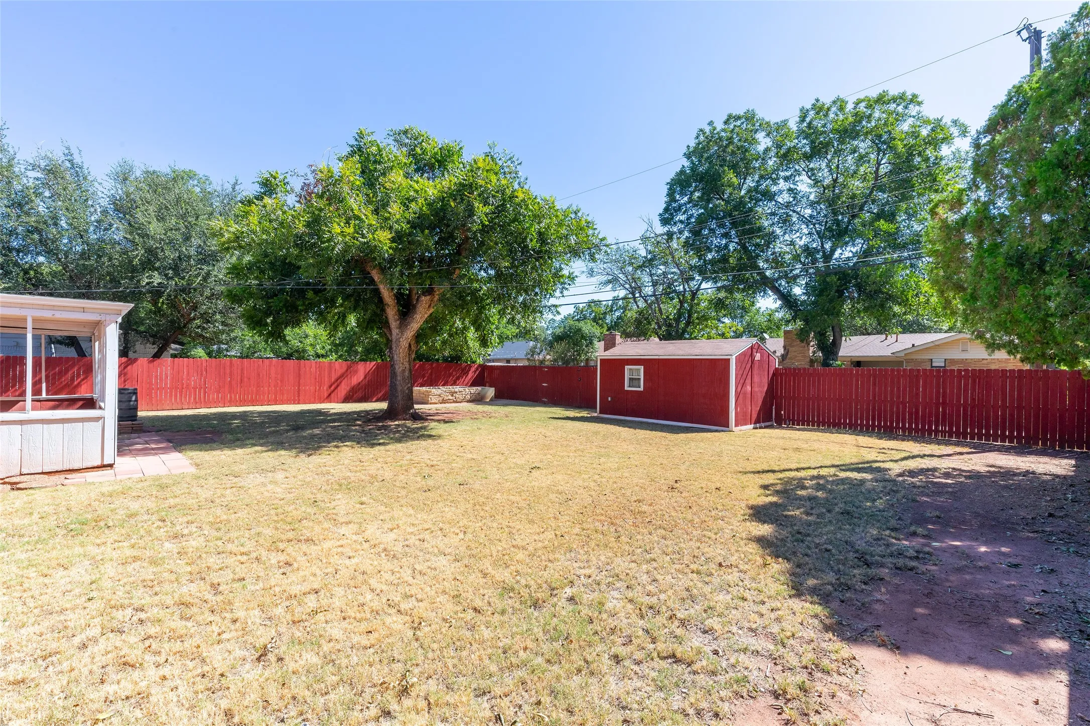 Single Family Residence For Sale in Taylor County , 1637 Glendale Drive, Abilene, Texas 79603, 3 Bedroom, 2 Bathroom, 2 Garage spaces, 1,692 Sqft, built in 1961, mls#21362392, Real Estate Agent in Abilene, Homes For Sale in Taylor county, Homes For Sale in Abilene, Realtor in Abilene Texas, Real Estate Brokerage Independent Realty Texas, Luminita Cordes Realtor