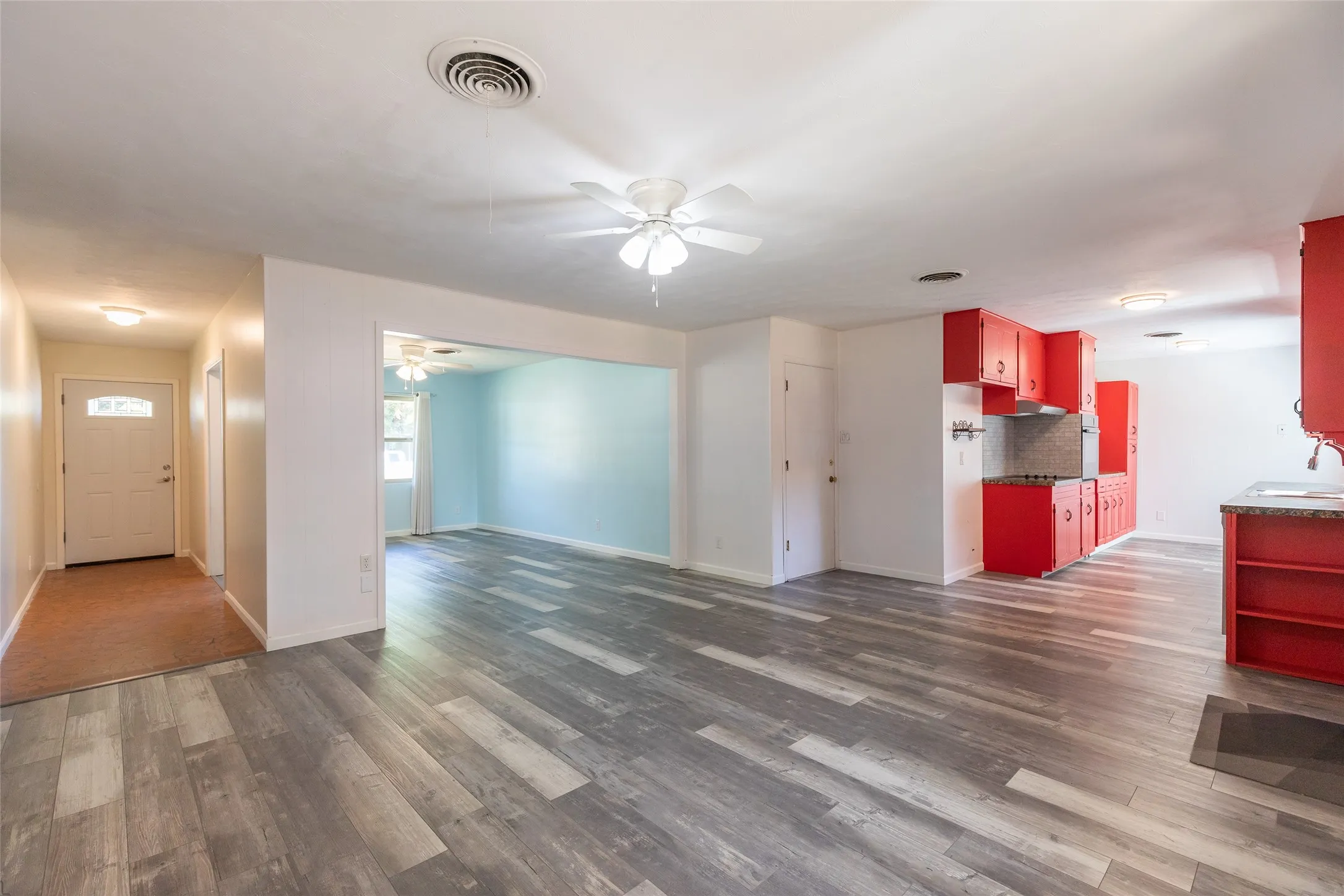 Single Family Residence For Sale in Taylor County , 1637 Glendale Drive, Abilene, Texas 79603, 3 Bedroom, 2 Bathroom, 2 Garage spaces, 1,692 Sqft, built in 1961, mls#21362392, Real Estate Agent in Abilene, Homes For Sale in Taylor county, Homes For Sale in Abilene, Realtor in Abilene Texas, Real Estate Brokerage Independent Realty Texas, Luminita Cordes Realtor