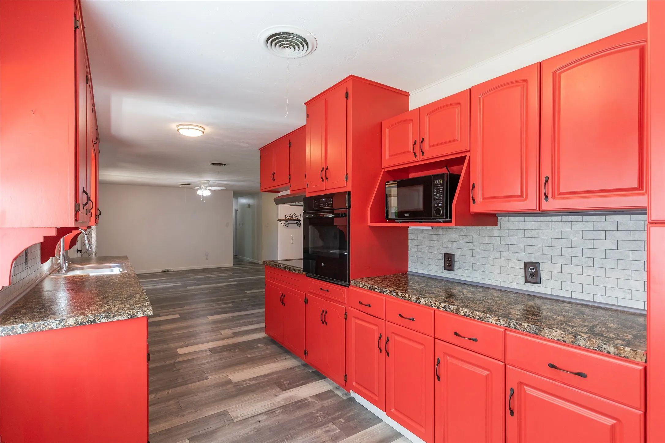 Single Family Residence For Sale in Taylor County , 1637 Glendale Drive, Abilene, Texas 79603, 3 Bedroom, 2 Bathroom, 2 Garage spaces, 1,692 Sqft, built in 1961, mls#21362392, Real Estate Agent in Abilene, Homes For Sale in Taylor county, Homes For Sale in Abilene, Realtor in Abilene Texas, Real Estate Brokerage Independent Realty Texas, Luminita Cordes Realtor
