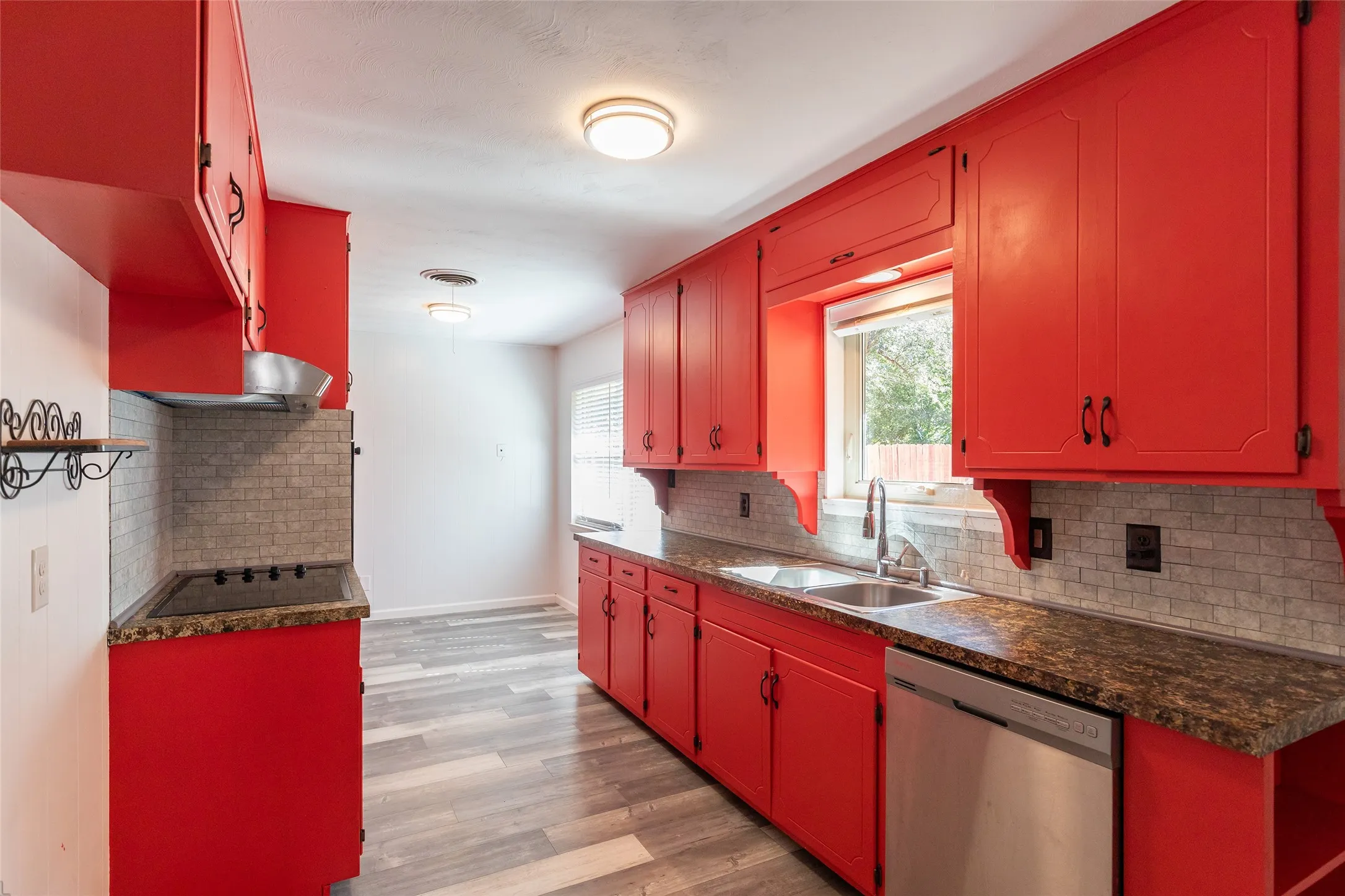 Single Family Residence For Sale in Taylor County , 1637 Glendale Drive, Abilene, Texas 79603, 3 Bedroom, 2 Bathroom, 2 Garage spaces, 1,692 Sqft, built in 1961, mls#21362392, Real Estate Agent in Abilene, Homes For Sale in Taylor county, Homes For Sale in Abilene, Realtor in Abilene Texas, Real Estate Brokerage Independent Realty Texas, Luminita Cordes Realtor