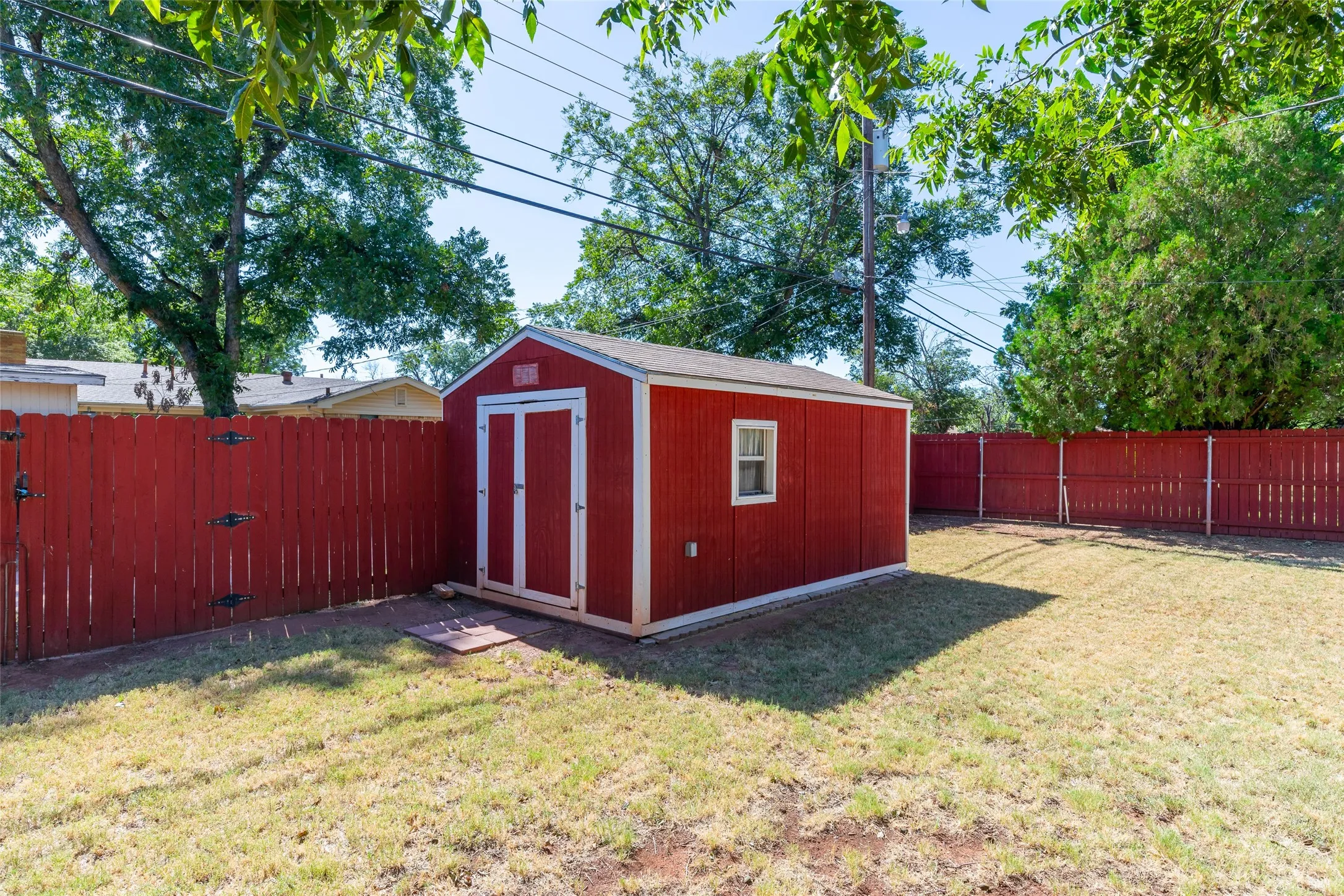 Single Family Residence For Sale in Taylor County , 1637 Glendale Drive, Abilene, Texas 79603, 3 Bedroom, 2 Bathroom, 2 Garage spaces, 1,692 Sqft, built in 1961, mls#21362392, Real Estate Agent in Abilene, Homes For Sale in Taylor county, Homes For Sale in Abilene, Realtor in Abilene Texas, Real Estate Brokerage Independent Realty Texas, Luminita Cordes Realtor