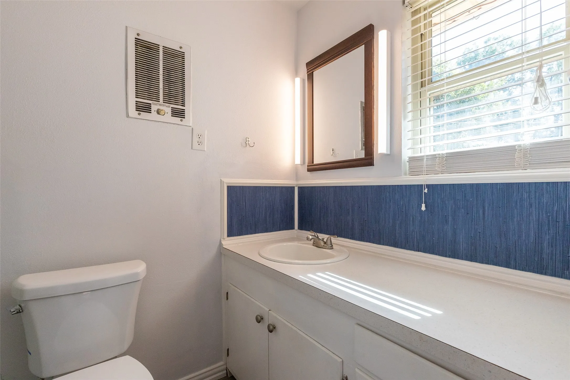 Single Family Residence For Sale in Taylor County , 1637 Glendale Drive, Abilene, Texas 79603, 3 Bedroom, 2 Bathroom, 2 Garage spaces, 1,692 Sqft, built in 1961, mls#21362392, Real Estate Agent in Abilene, Homes For Sale in Taylor county, Homes For Sale in Abilene, Realtor in Abilene Texas, Real Estate Brokerage Independent Realty Texas, Luminita Cordes Realtor