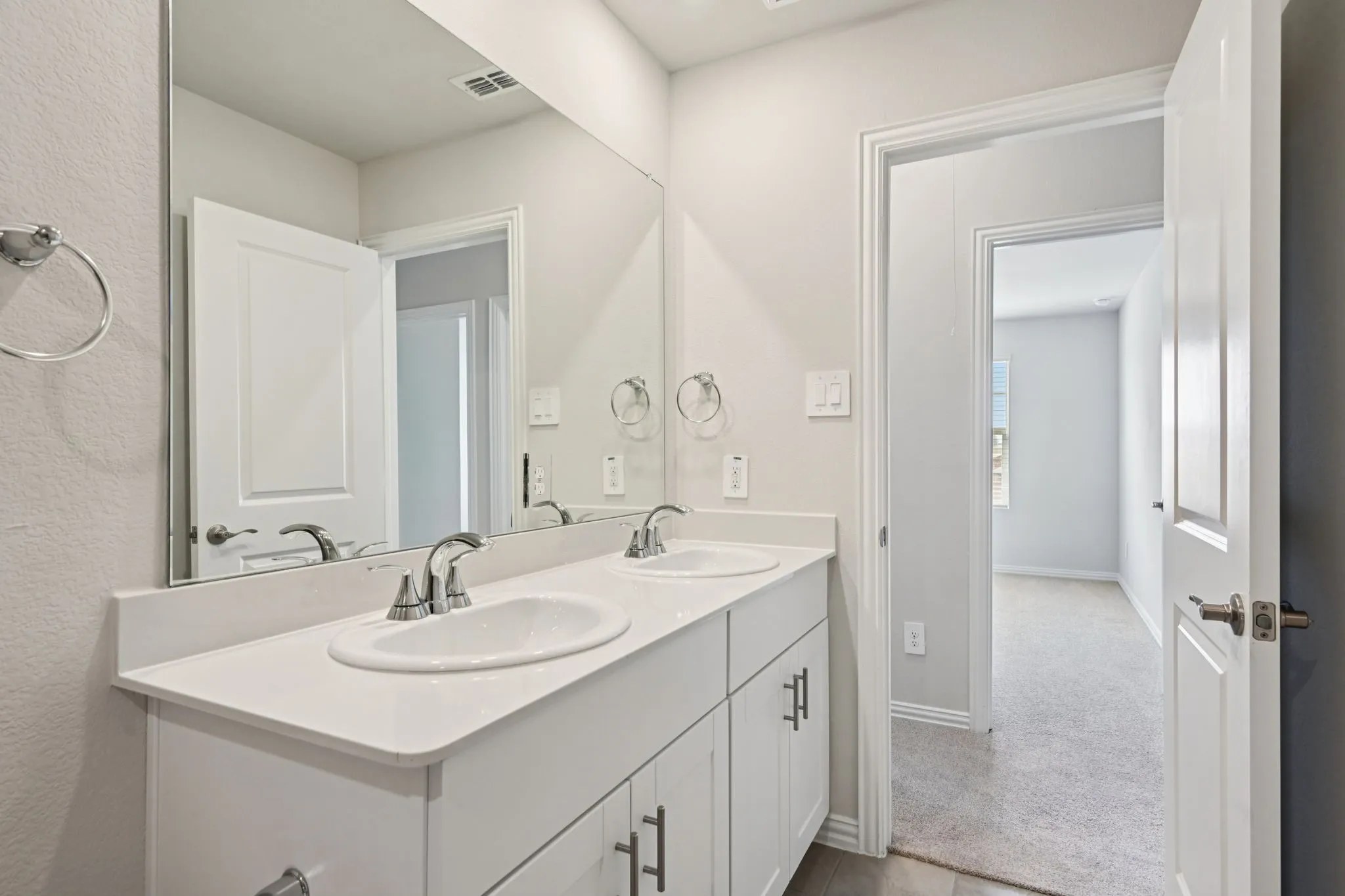Photo is not of the actual home, but is an inspirational photo of builder’s model home and may depict options, furnishings, and/or decorator features that are not included.