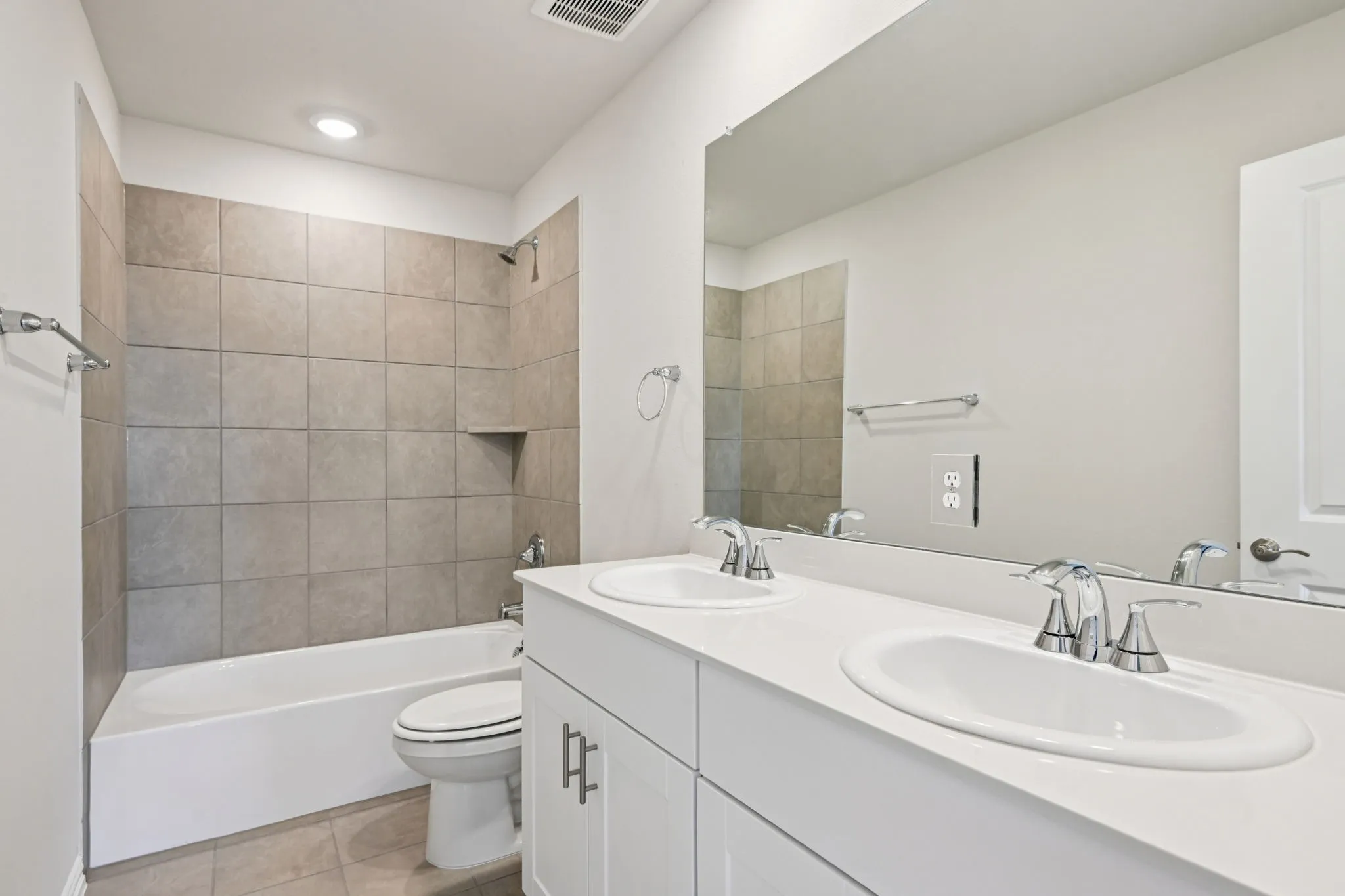 Photo is not of the actual home, but is an inspirational photo of builder’s model home and may depict options, furnishings, and/or decorator features that are not included.