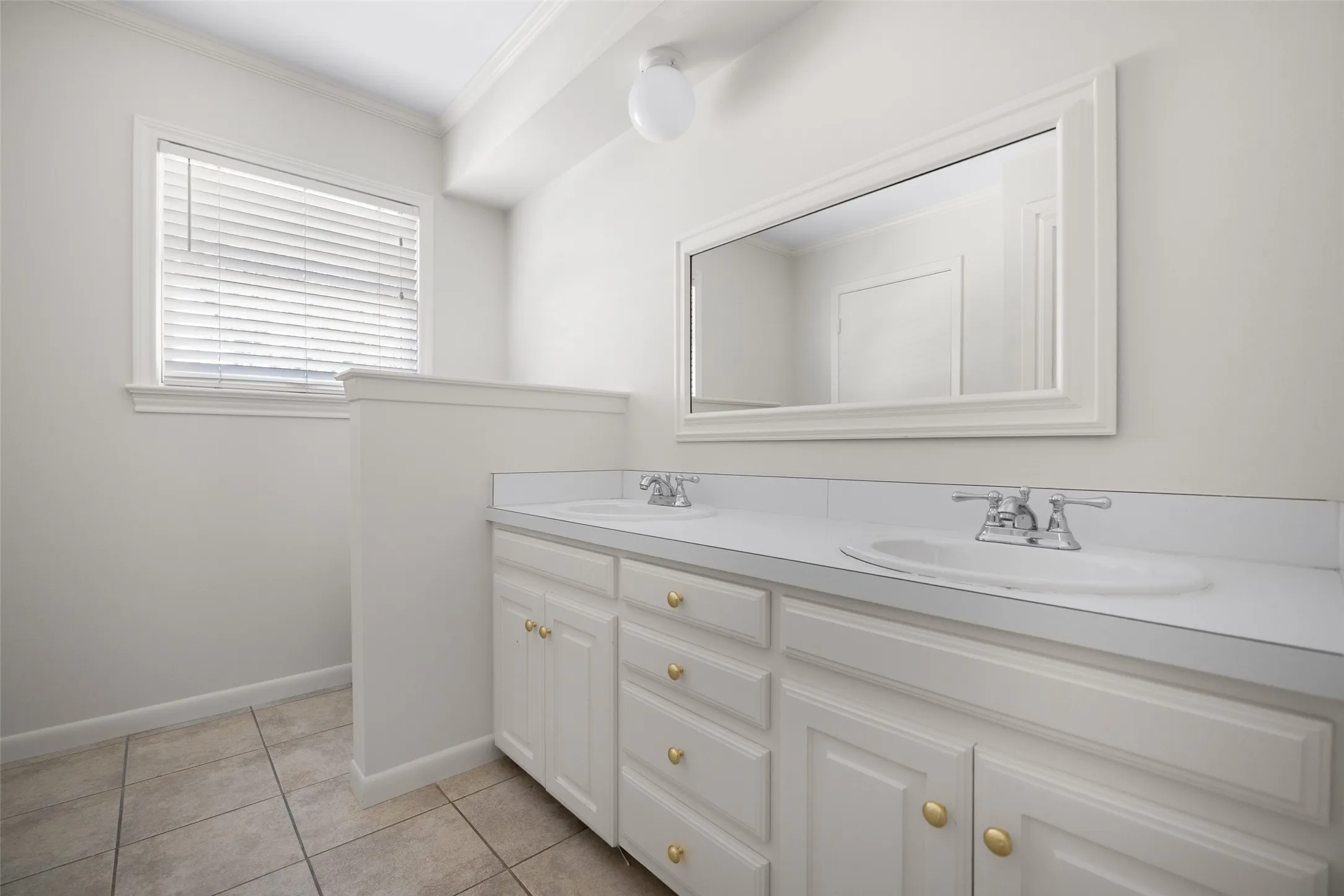 Single Family Residence For Rent in Dallas County , 3813 Purdue Avenue, University Park, Texas 75225, 4 Bedroom, 4 Bathroom, Garage spaces, 2,943 Sqft, built in 1950, mls#21362889, Real Estate Agent in University Park, Homes For Rent in Dallas county, Homes For Rent in University Park, Realtor in University Park Texas, Real Estate Brokerage Independent Realty Texas, Luminita Cordes Realtor