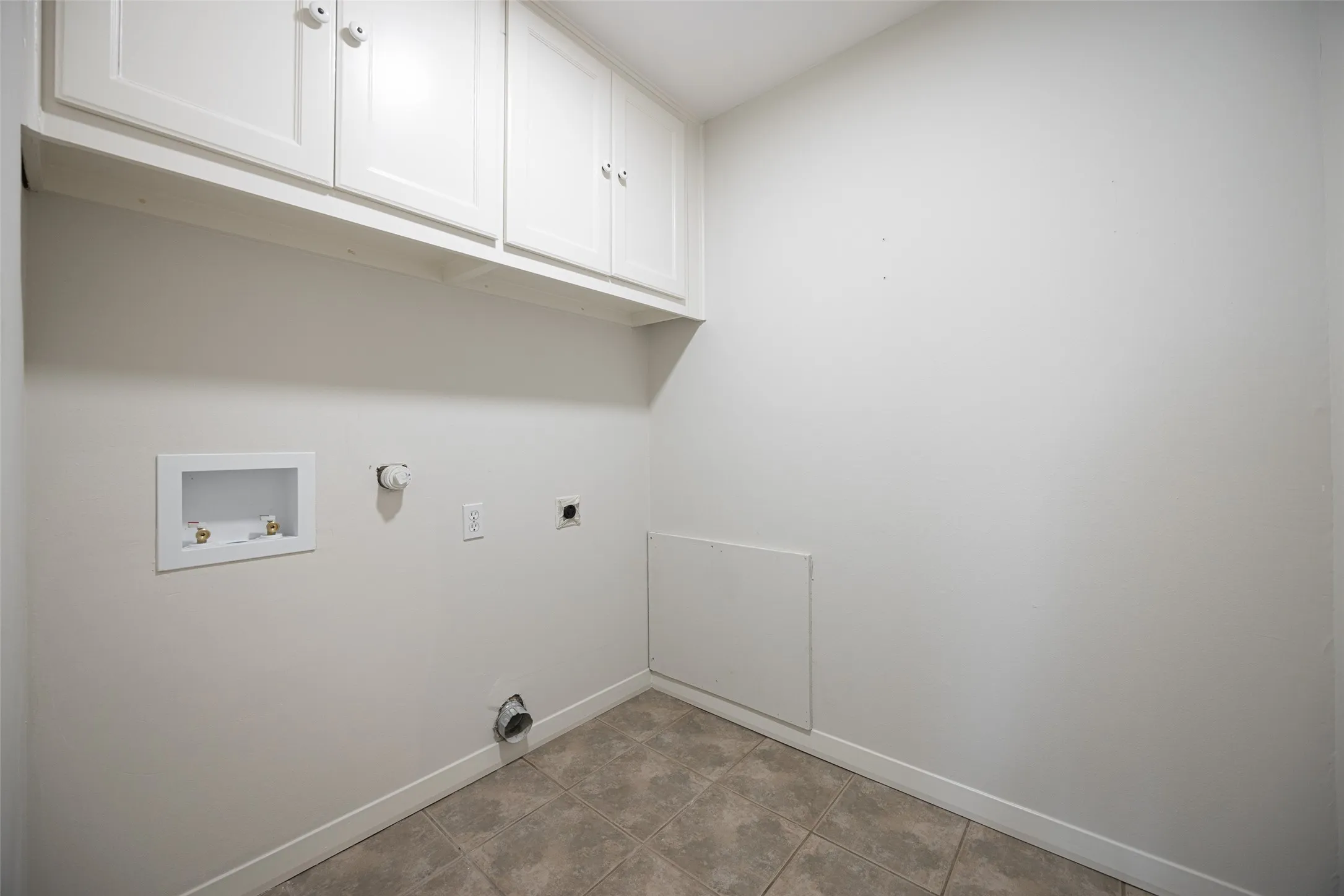 Single Family Residence For Rent in Dallas County , 3813 Purdue Avenue, University Park, Texas 75225, 4 Bedroom, 4 Bathroom, Garage spaces, 2,943 Sqft, built in 1950, mls#21362889, Real Estate Agent in University Park, Homes For Rent in Dallas county, Homes For Rent in University Park, Realtor in University Park Texas, Real Estate Brokerage Independent Realty Texas, Luminita Cordes Realtor