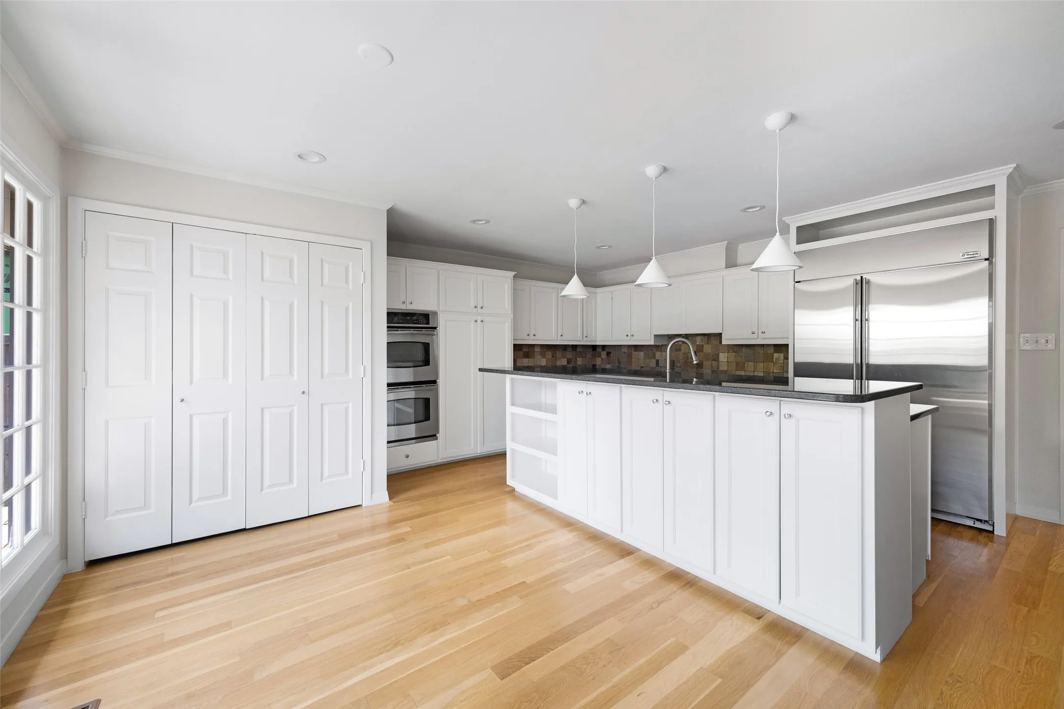 Single Family Residence For Rent in Dallas County , 3813 Purdue Avenue, University Park, Texas 75225, 4 Bedroom, 4 Bathroom, Garage spaces, 2,943 Sqft, built in 1950, mls#21362889, Real Estate Agent in University Park, Homes For Rent in Dallas county, Homes For Rent in University Park, Realtor in University Park Texas, Real Estate Brokerage Independent Realty Texas, Luminita Cordes Realtor
