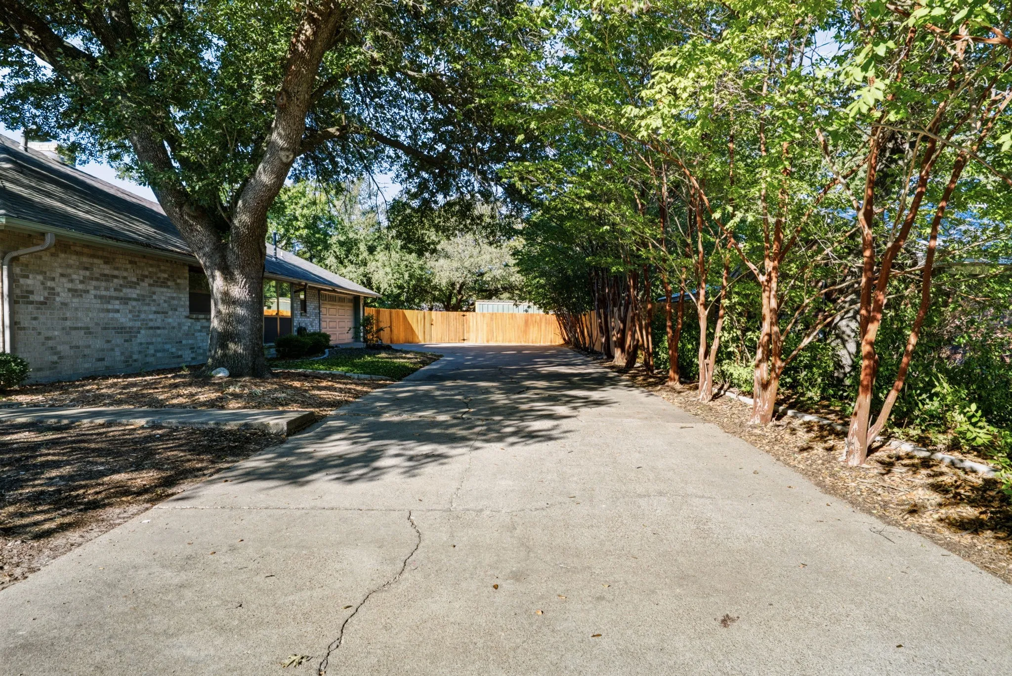 Single Family Residence For Sale in Erath County , 980 N Lydia Street, Stephenville, Texas 76401, 4 Bedroom, 3 Bathroom, 2 Garage spaces, 2,928 Sqft, built in 1977, mls#21362742, Real Estate Agent in Stephenville, Homes For Sale in Erath county, Homes For Sale in Stephenville, Realtor in Stephenville Texas, Real Estate Brokerage Independent Realty Texas, Luminita Cordes Realtor