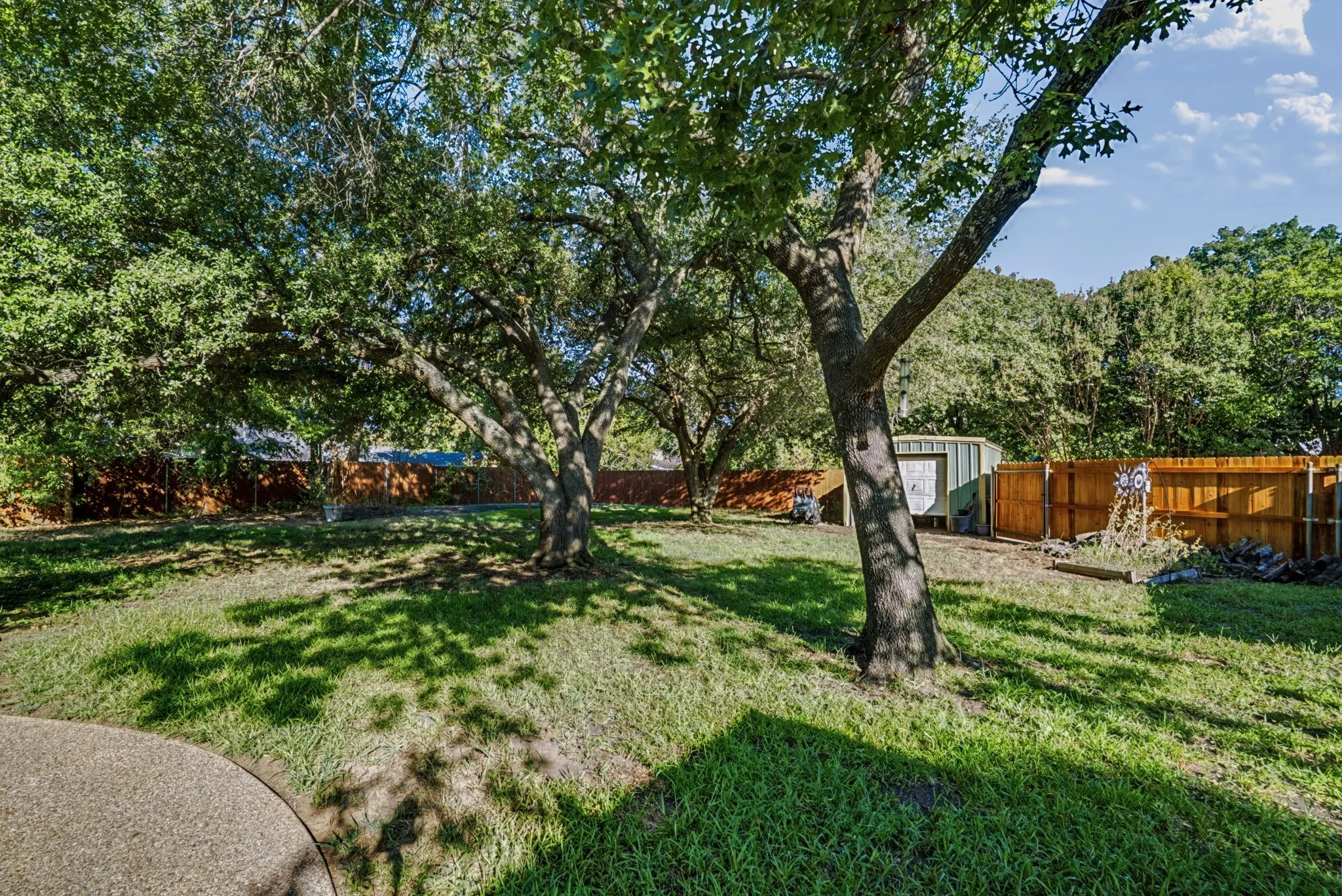 Single Family Residence For Sale in Erath County , 980 N Lydia Street, Stephenville, Texas 76401, 4 Bedroom, 3 Bathroom, 2 Garage spaces, 2,928 Sqft, built in 1977, mls#21362742, Real Estate Agent in Stephenville, Homes For Sale in Erath county, Homes For Sale in Stephenville, Realtor in Stephenville Texas, Real Estate Brokerage Independent Realty Texas, Luminita Cordes Realtor