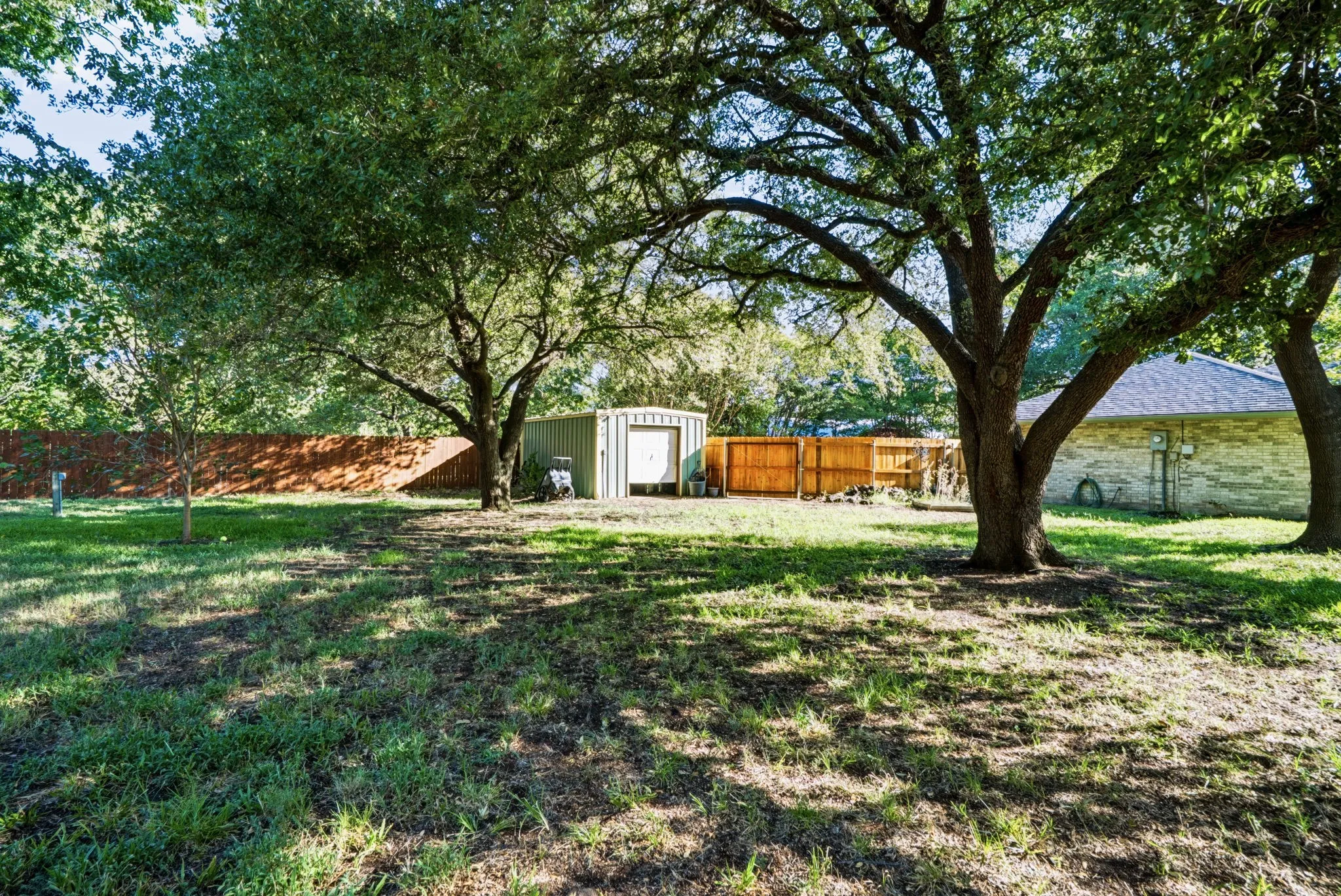 Single Family Residence For Sale in Erath County , 980 N Lydia Street, Stephenville, Texas 76401, 4 Bedroom, 3 Bathroom, 2 Garage spaces, 2,928 Sqft, built in 1977, mls#21362742, Real Estate Agent in Stephenville, Homes For Sale in Erath county, Homes For Sale in Stephenville, Realtor in Stephenville Texas, Real Estate Brokerage Independent Realty Texas, Luminita Cordes Realtor