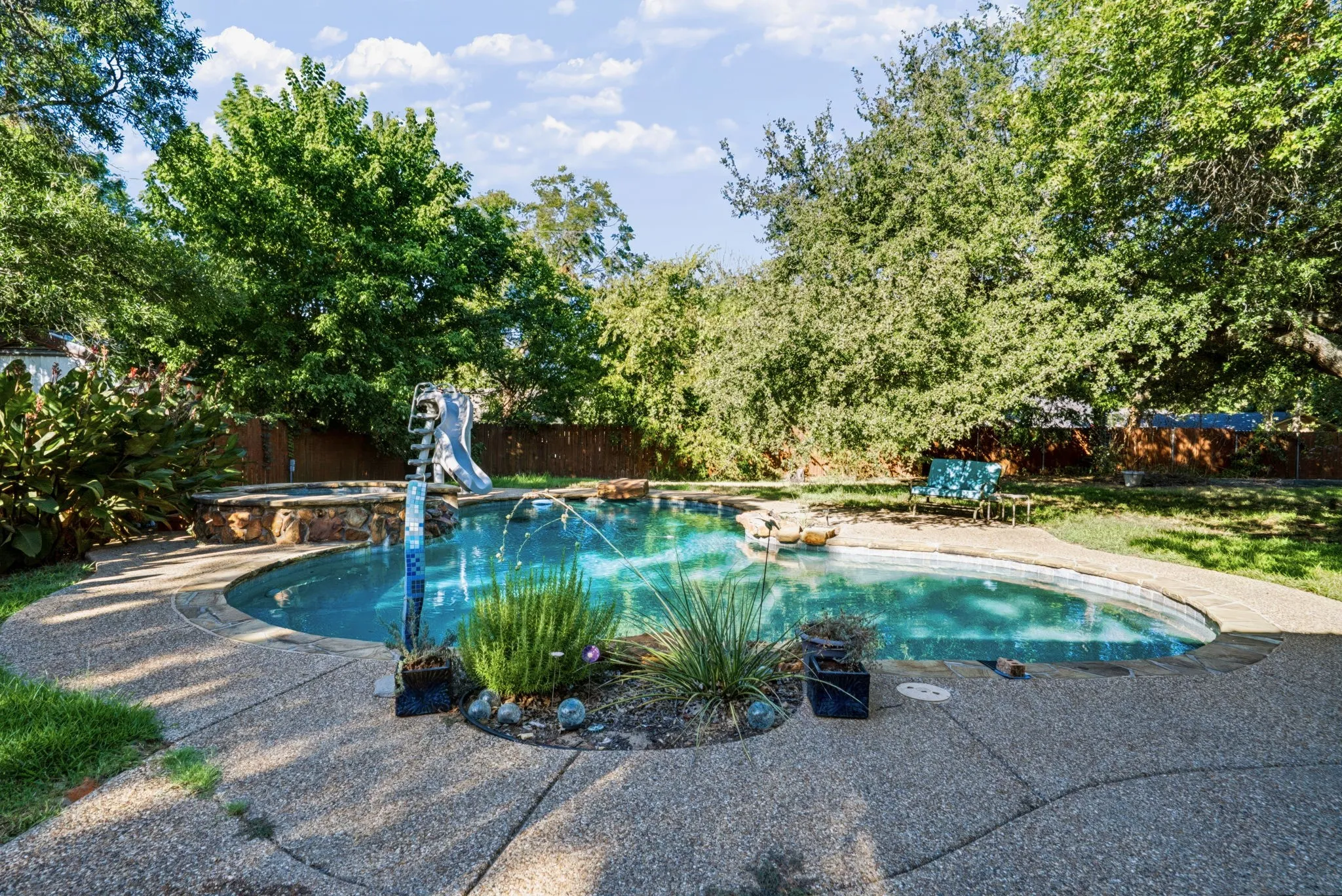 Single Family Residence For Sale in Erath County , 980 N Lydia Street, Stephenville, Texas 76401, 4 Bedroom, 3 Bathroom, 2 Garage spaces, 2,928 Sqft, built in 1977, mls#21362742, Real Estate Agent in Stephenville, Homes For Sale in Erath county, Homes For Sale in Stephenville, Realtor in Stephenville Texas, Real Estate Brokerage Independent Realty Texas, Luminita Cordes Realtor