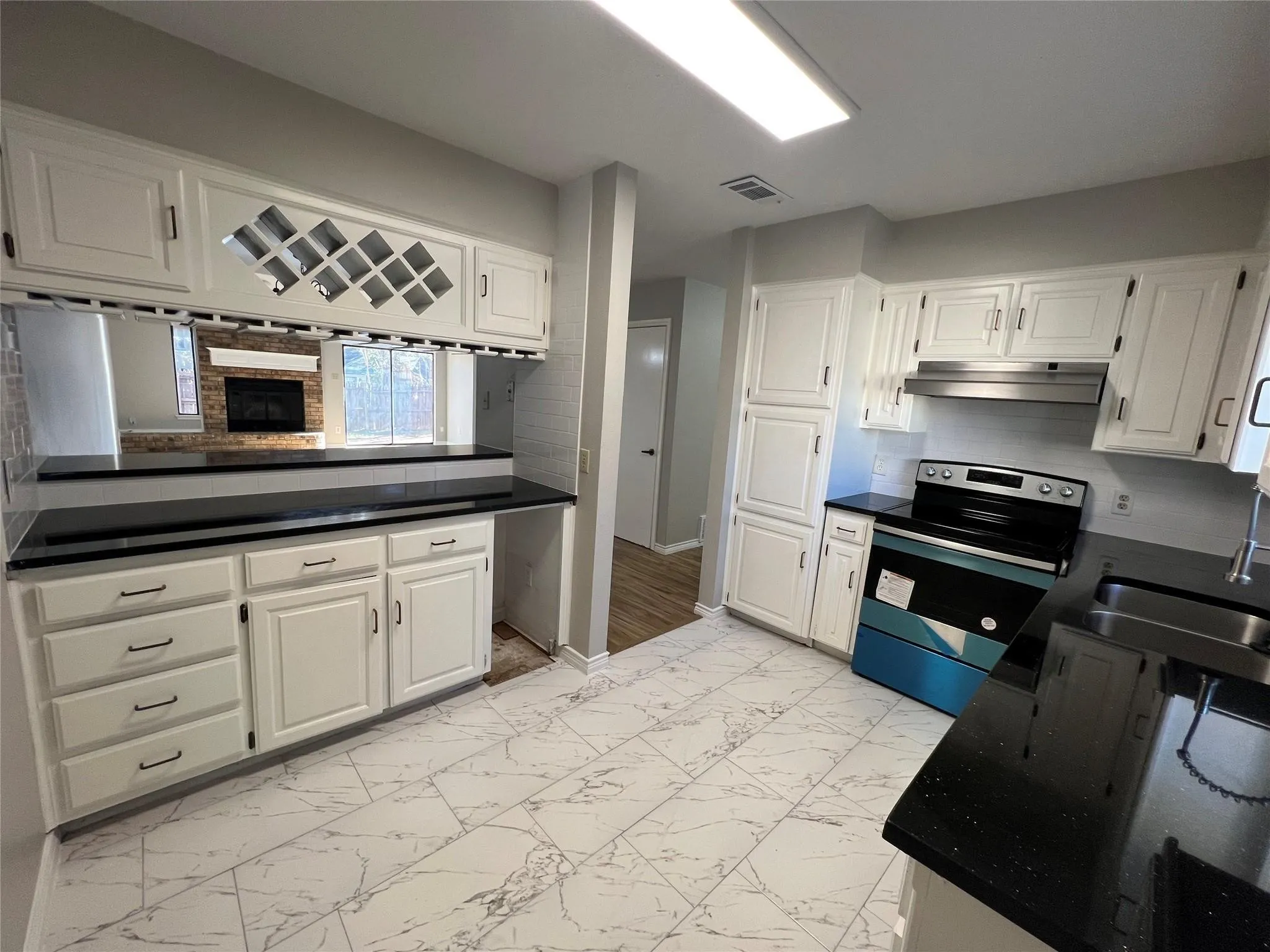 Duplex For Sale in Tarrant County , 109 Wilshire Drive, Euless, Texas 76040, 0, 0, Garage spaces, 0 Sqft, built in 1979, mls#21362935, Real Estate Agent in Euless, Homes For Sale in Tarrant county, Homes For Sale in Euless, Realtor in Euless Texas, Real Estate Brokerage Independent Realty Texas, Luminita Cordes Realtor