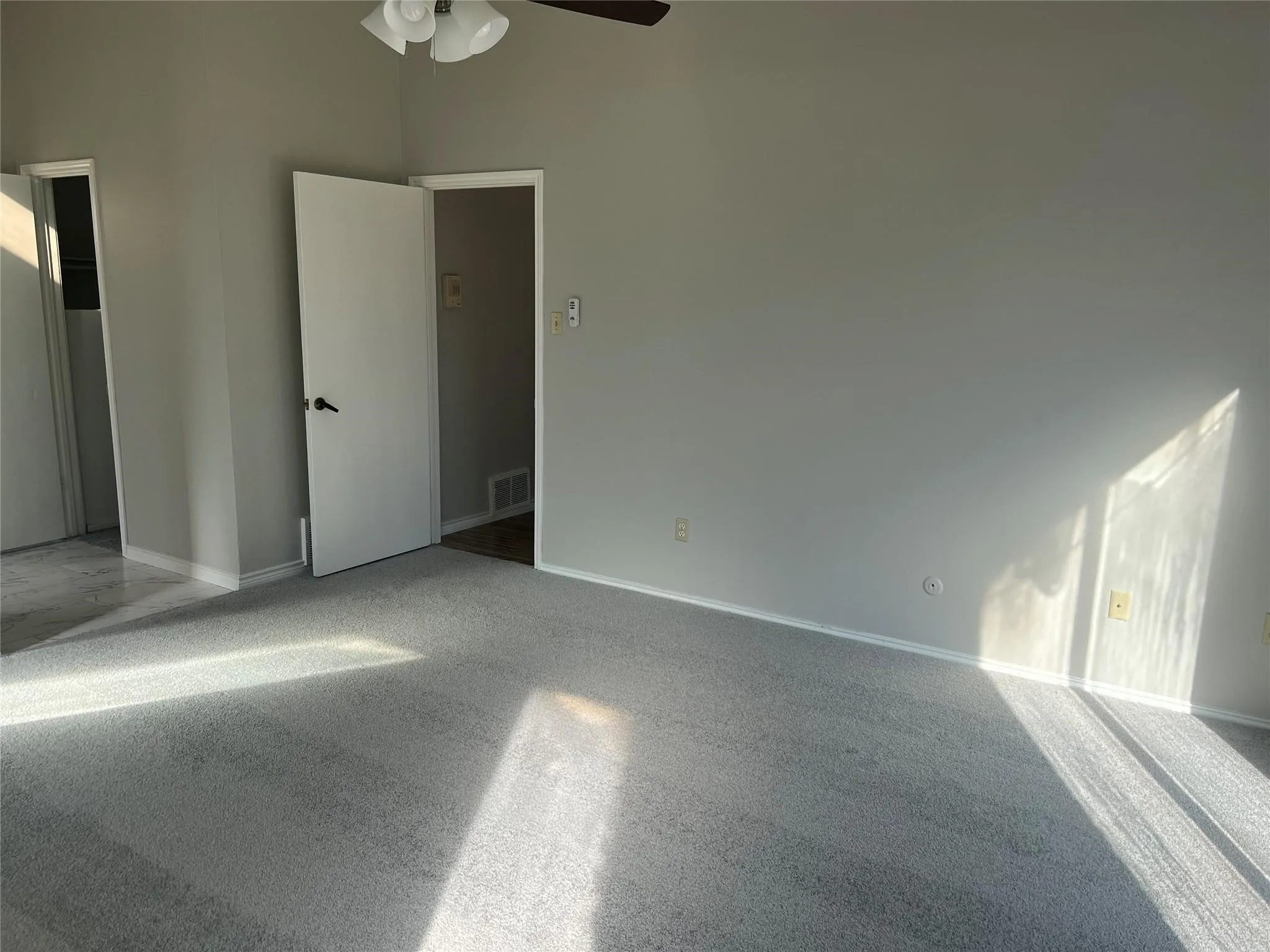 Duplex For Sale in Tarrant County , 109 Wilshire Drive, Euless, Texas 76040, 0, 0, Garage spaces, 0 Sqft, built in 1979, mls#21362935, Real Estate Agent in Euless, Homes For Sale in Tarrant county, Homes For Sale in Euless, Realtor in Euless Texas, Real Estate Brokerage Independent Realty Texas, Luminita Cordes Realtor