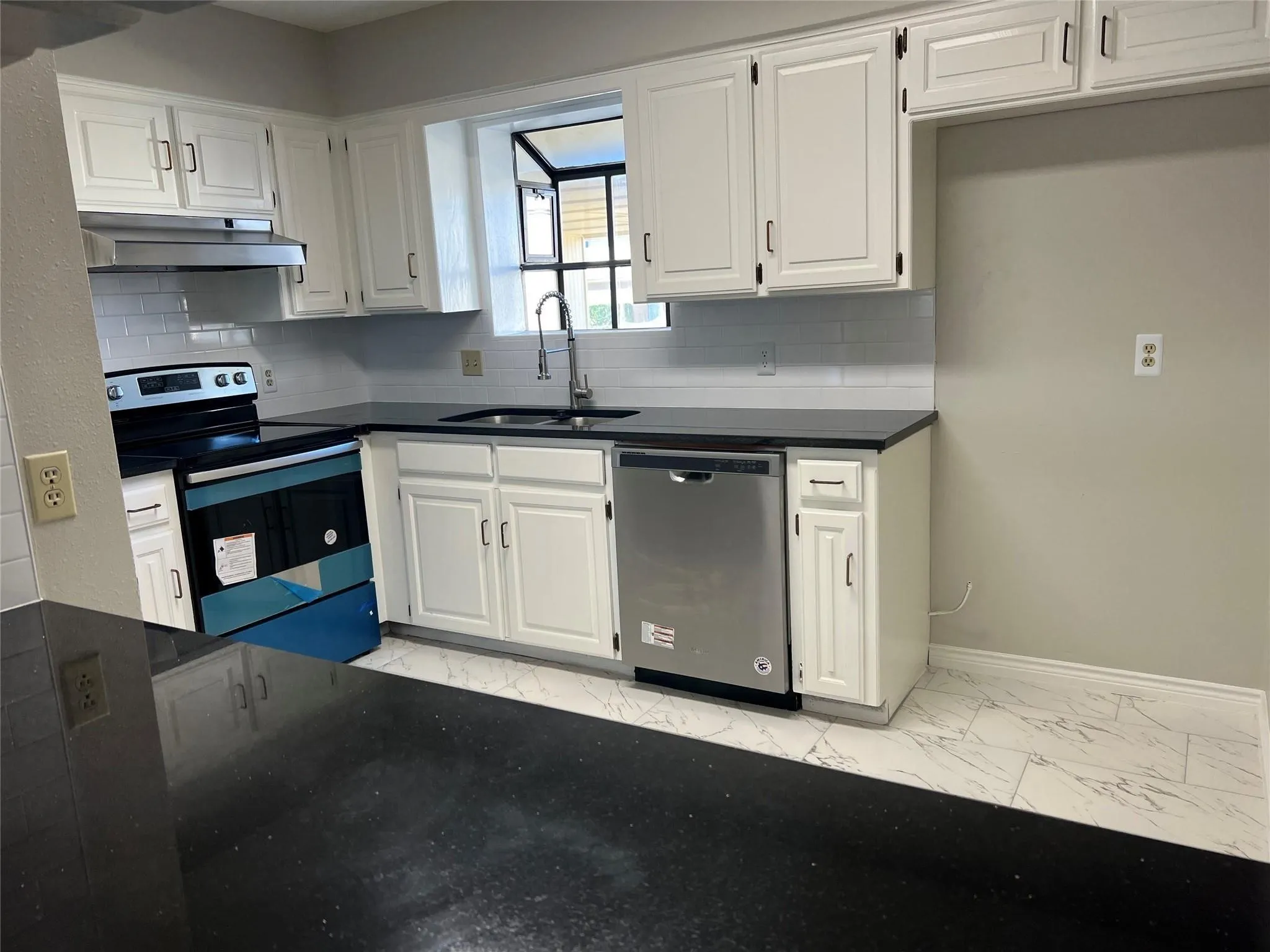 Duplex For Sale in Tarrant County , 109 Wilshire Drive, Euless, Texas 76040, 0, 0, Garage spaces, 0 Sqft, built in 1979, mls#21362935, Real Estate Agent in Euless, Homes For Sale in Tarrant county, Homes For Sale in Euless, Realtor in Euless Texas, Real Estate Brokerage Independent Realty Texas, Luminita Cordes Realtor