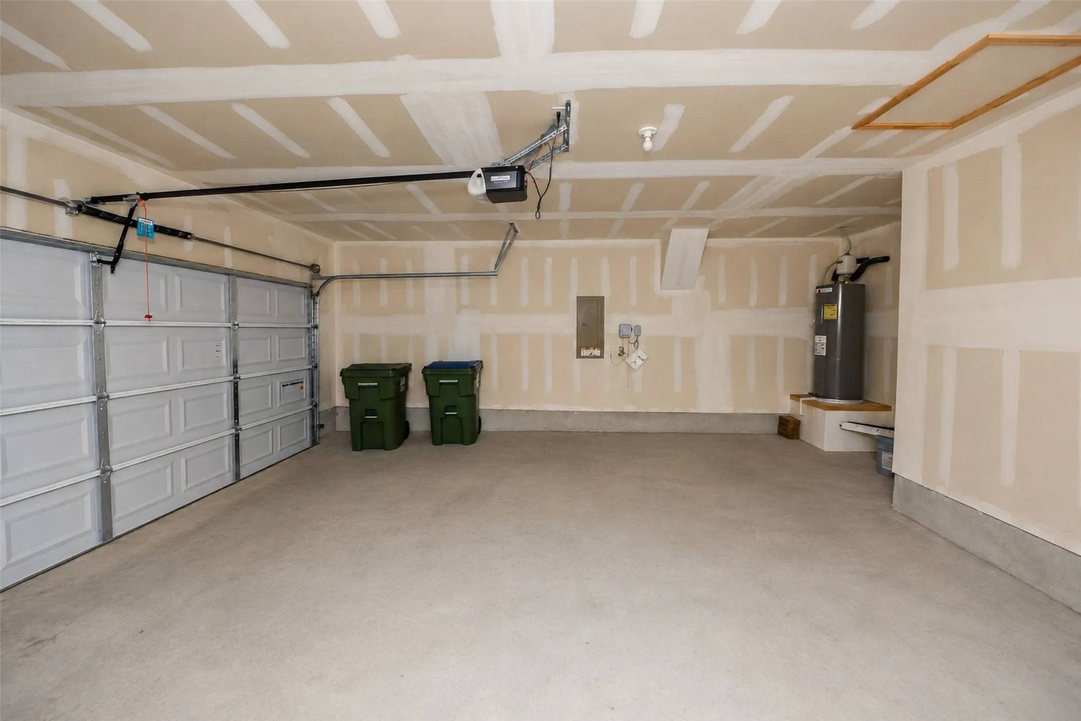 Single Family Residence For Rent in Parker County , 525 Jameson Street, Springtown, Texas 76082, 3 Bedroom, 2 Bathroom, 2 Garage spaces, 1,416 Sqft, built in 2023, mls#21362708, Real Estate Agent in Springtown, Homes For Rent in Parker county, Homes For Rent in Springtown, Realtor in Springtown Texas, Real Estate Brokerage Independent Realty Texas, Luminita Cordes Realtor