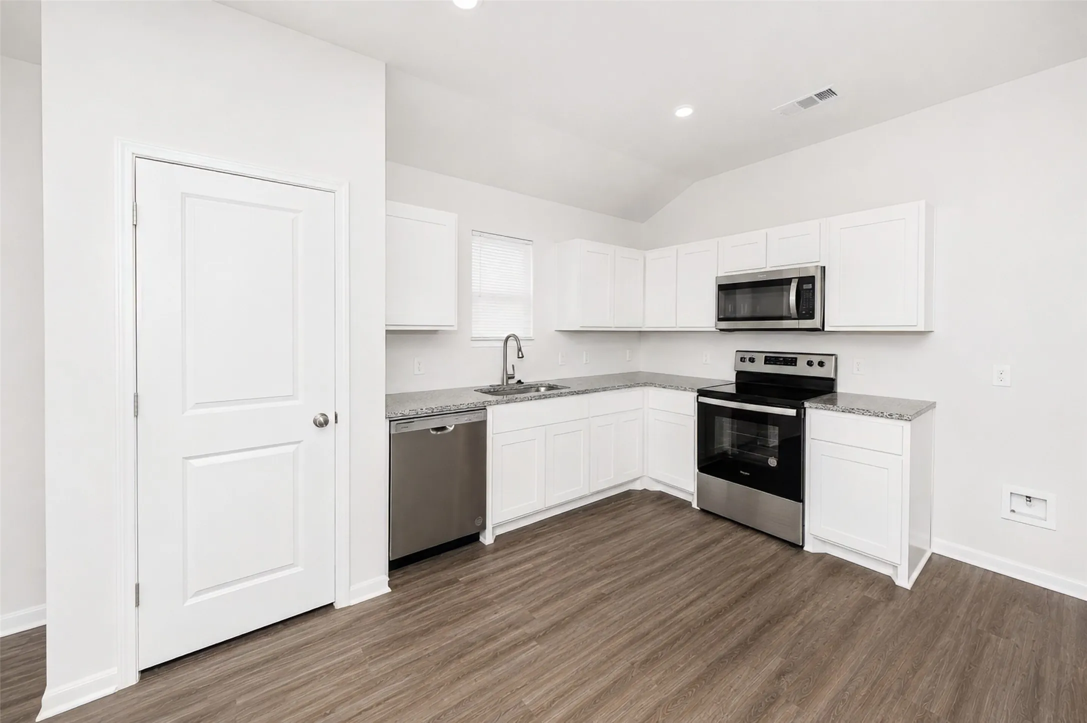 Single Family Residence For Rent in Parker County , 525 Jameson Street, Springtown, Texas 76082, 3 Bedroom, 2 Bathroom, 2 Garage spaces, 1,416 Sqft, built in 2023, mls#21362708, Real Estate Agent in Springtown, Homes For Rent in Parker county, Homes For Rent in Springtown, Realtor in Springtown Texas, Real Estate Brokerage Independent Realty Texas, Luminita Cordes Realtor