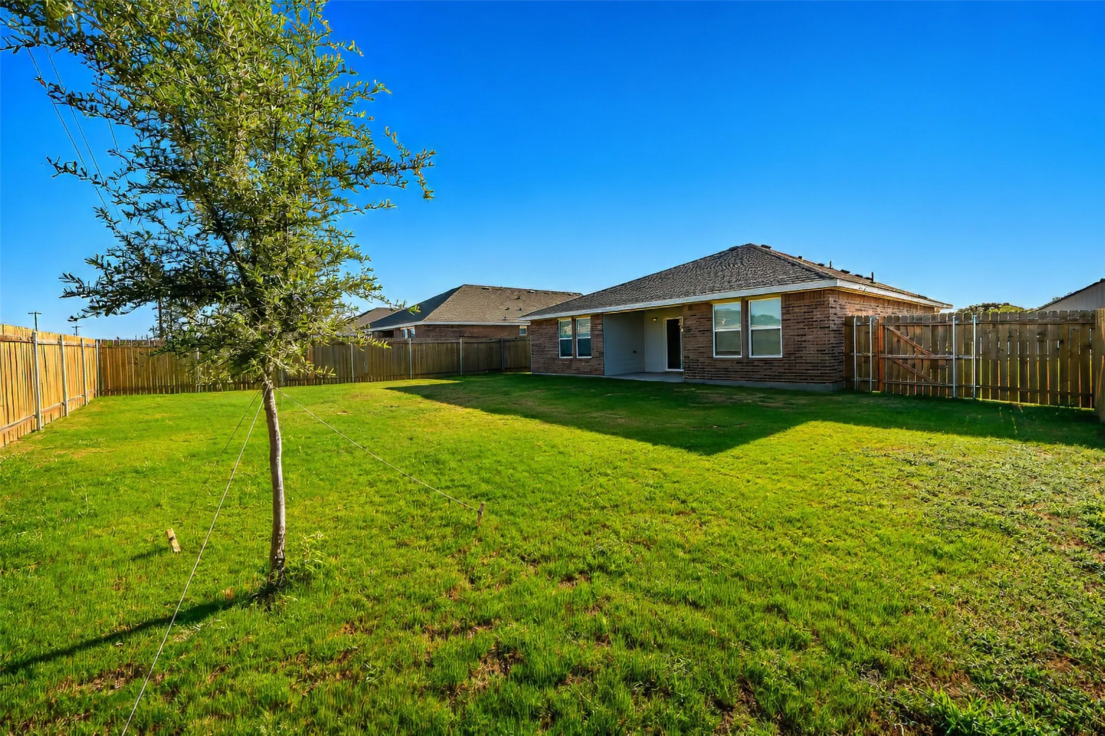 Single Family Residence For Rent in Parker County , 525 Jameson Street, Springtown, Texas 76082, 3 Bedroom, 2 Bathroom, 2 Garage spaces, 1,416 Sqft, built in 2023, mls#21362708, Real Estate Agent in Springtown, Homes For Rent in Parker county, Homes For Rent in Springtown, Realtor in Springtown Texas, Real Estate Brokerage Independent Realty Texas, Luminita Cordes Realtor