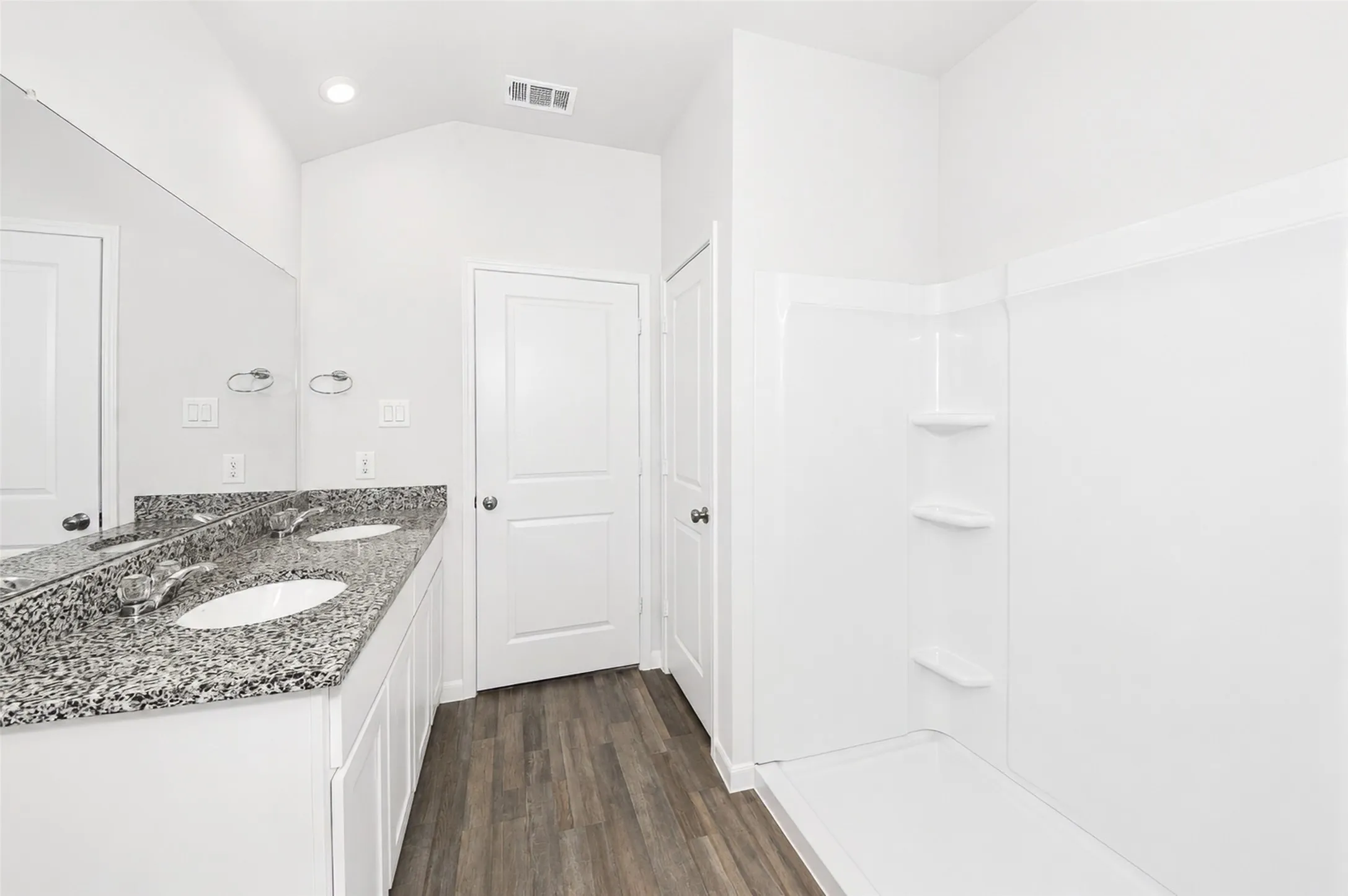 Single Family Residence For Rent in Parker County , 525 Jameson Street, Springtown, Texas 76082, 3 Bedroom, 2 Bathroom, 2 Garage spaces, 1,416 Sqft, built in 2023, mls#21362708, Real Estate Agent in Springtown, Homes For Rent in Parker county, Homes For Rent in Springtown, Realtor in Springtown Texas, Real Estate Brokerage Independent Realty Texas, Luminita Cordes Realtor