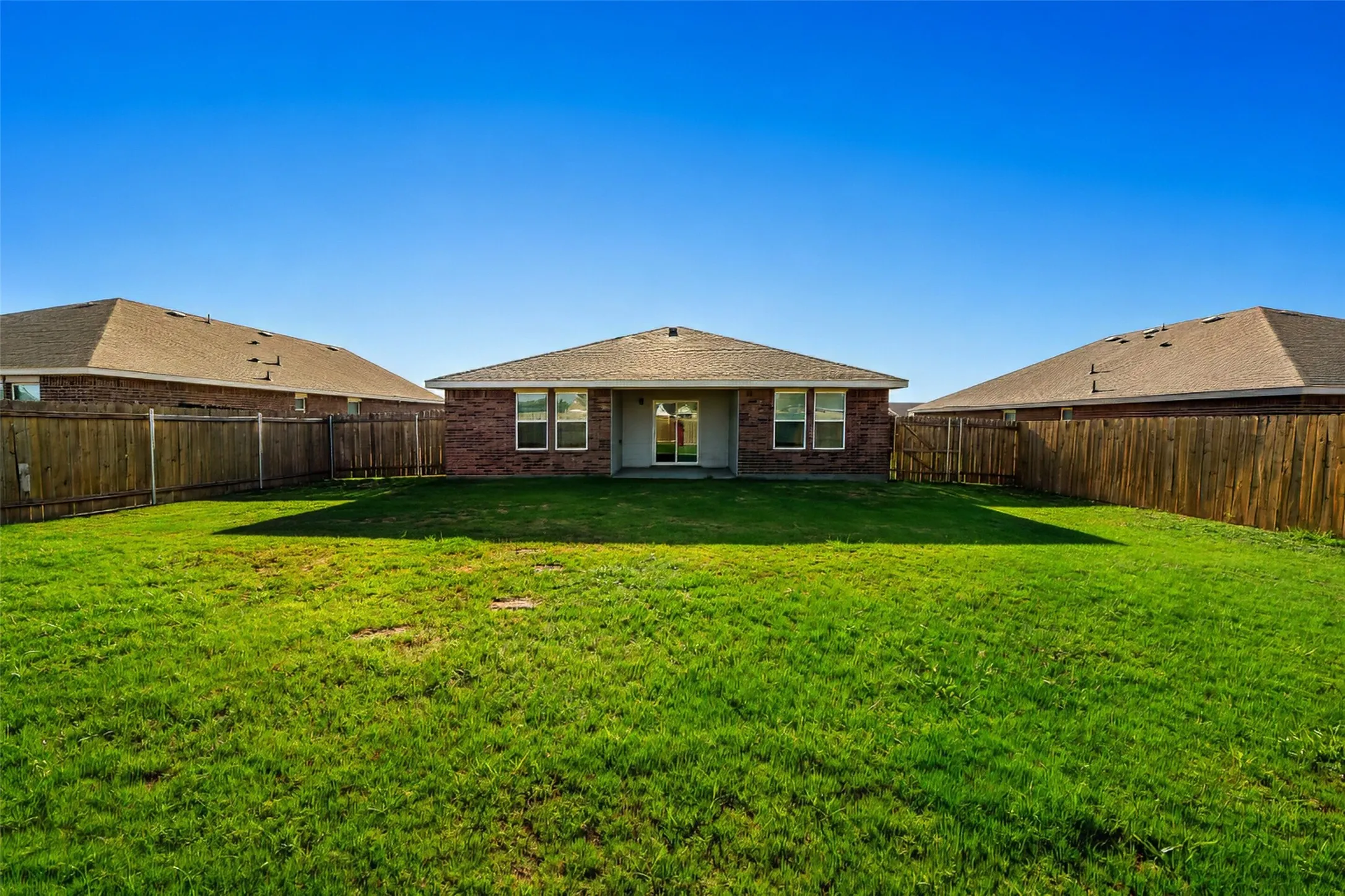 Single Family Residence For Rent in Parker County , 525 Jameson Street, Springtown, Texas 76082, 3 Bedroom, 2 Bathroom, 2 Garage spaces, 1,416 Sqft, built in 2023, mls#21362708, Real Estate Agent in Springtown, Homes For Rent in Parker county, Homes For Rent in Springtown, Realtor in Springtown Texas, Real Estate Brokerage Independent Realty Texas, Luminita Cordes Realtor