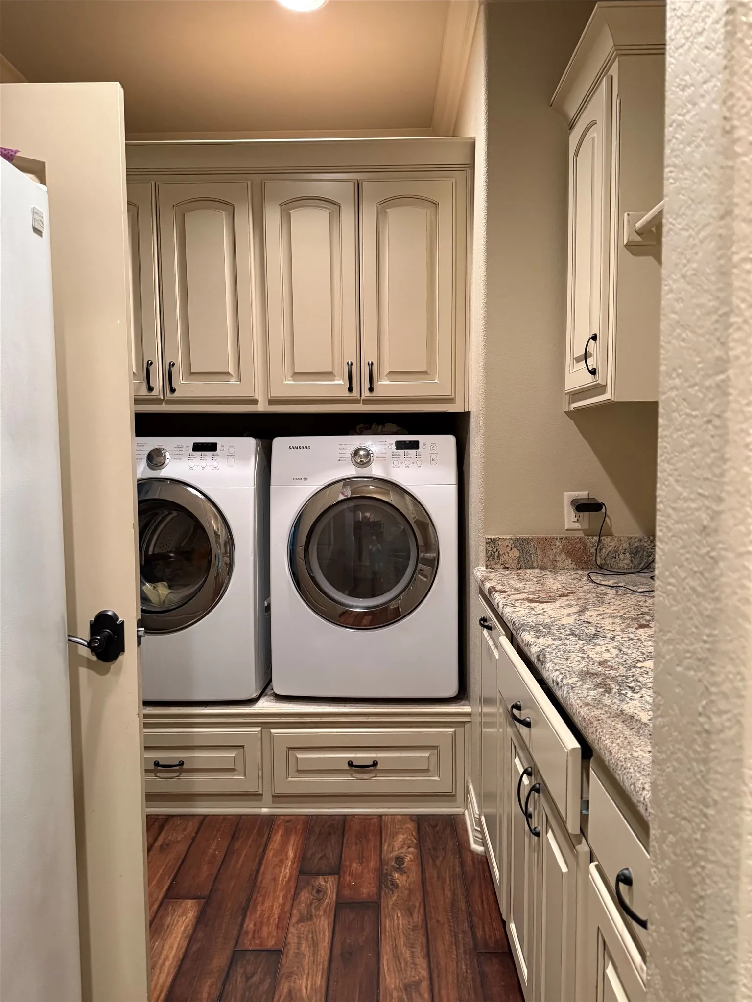 Single Family Residence For Sale in Harrison County , 2371 Country Club Road W, Longview, Texas 75602, 3 Bedroom, 2 Bathroom, 1 Garage spaces, 2,700 Sqft, built in 2013, mls#21362656, Real Estate Agent in Longview, Homes For Sale in Harrison county, Homes For Sale in Longview, Realtor in Longview Texas, Real Estate Brokerage Independent Realty Texas, Luminita Cordes Realtor