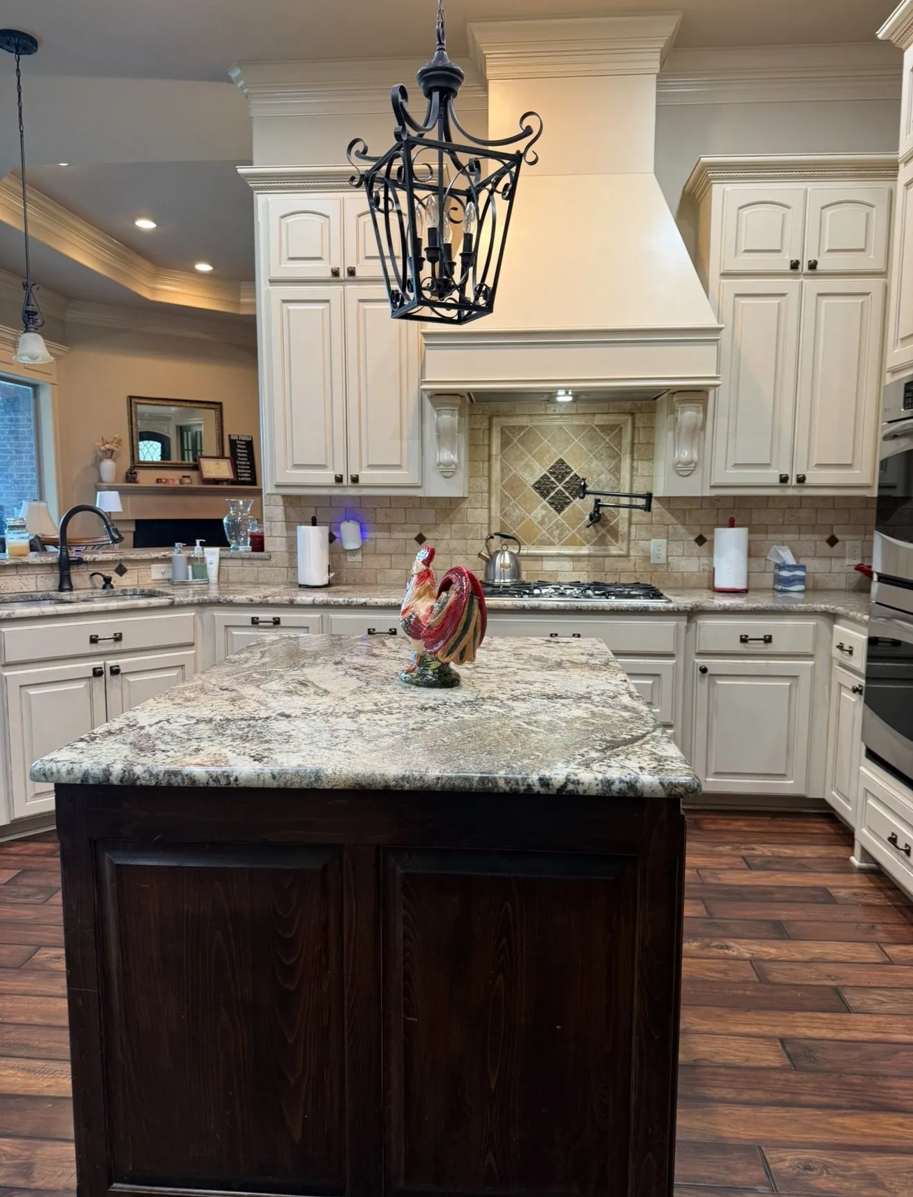 Single Family Residence For Sale in Harrison County , 2371 Country Club Road W, Longview, Texas 75602, 3 Bedroom, 2 Bathroom, 1 Garage spaces, 2,700 Sqft, built in 2013, mls#21362656, Real Estate Agent in Longview, Homes For Sale in Harrison county, Homes For Sale in Longview, Realtor in Longview Texas, Real Estate Brokerage Independent Realty Texas, Luminita Cordes Realtor